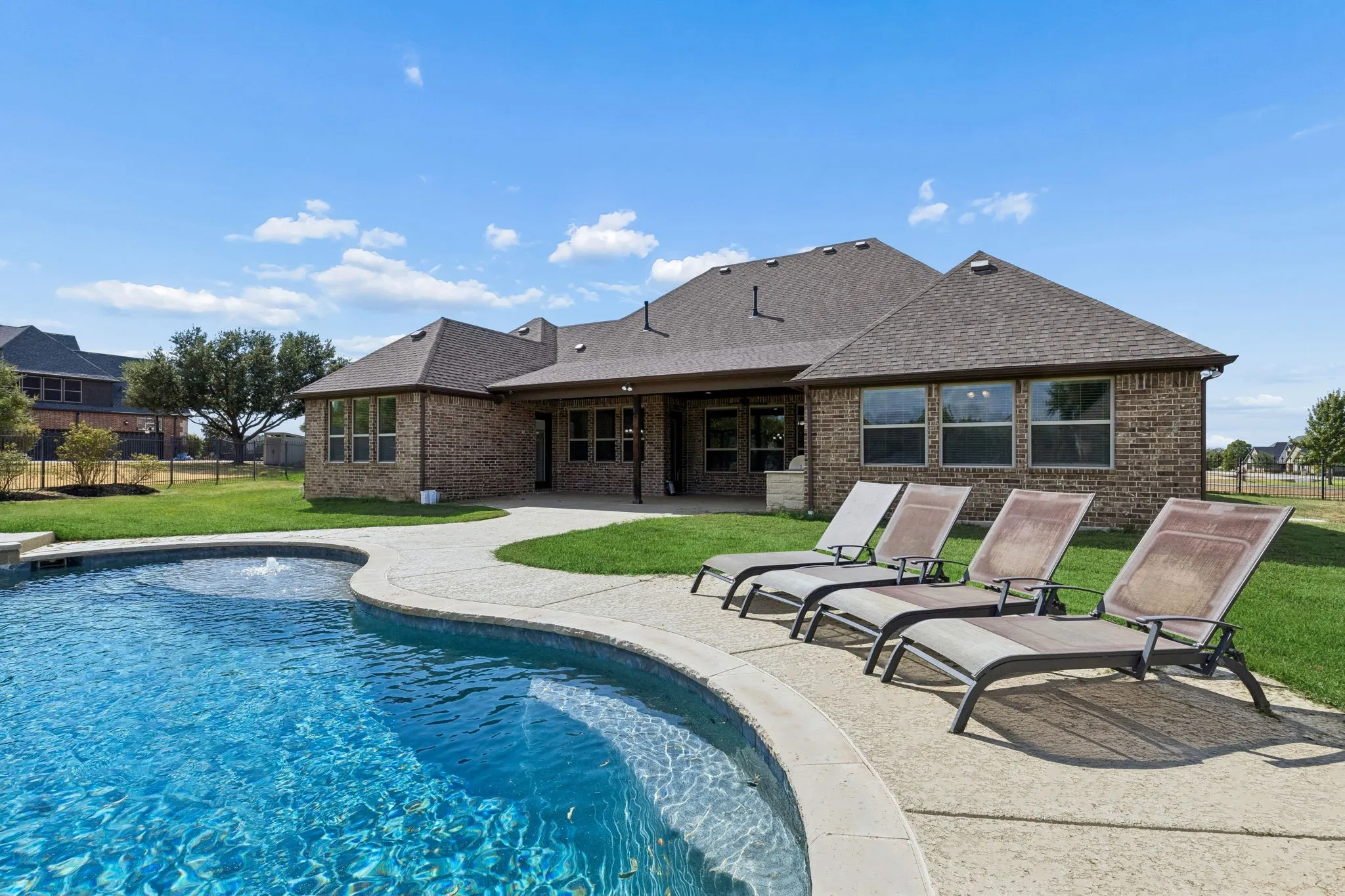 Single Family Residence For Sale in Wise County , 212 W Aurora Vista Trail, Aurora, Texas 76078, 5 Bedroom, 3 Bathroom, 3 Garage spaces, 3,575 Sqft, built in 2016, mls#21383087, Real Estate Agent in Aurora, Homes For Sale in Wise county, Homes For Sale in Aurora, Realtor in Aurora Texas, Real Estate Brokerage Independent Realty Texas, Luminita Cordes Realtor