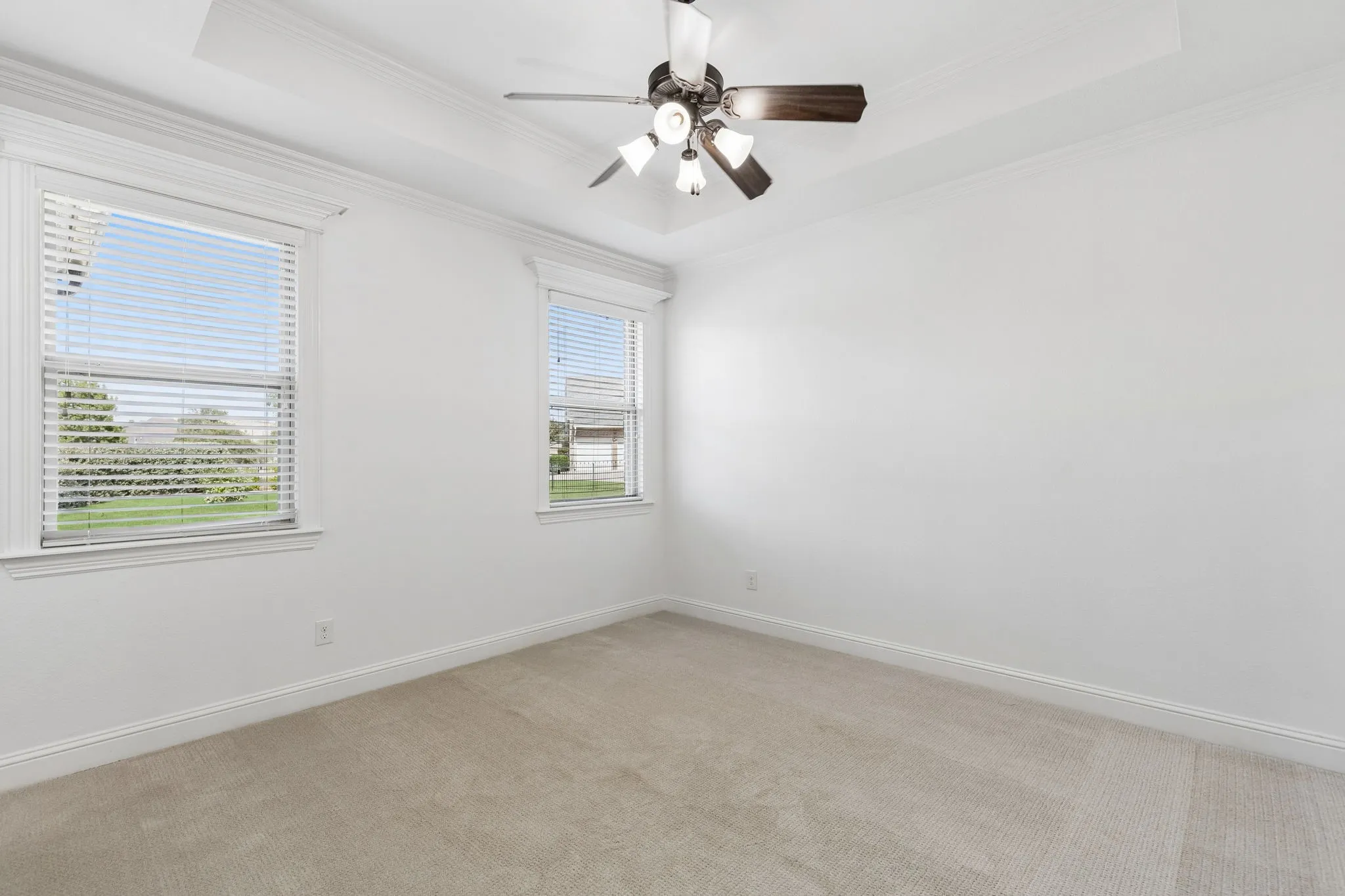Single Family Residence For Sale in Wise County , 212 W Aurora Vista Trail, Aurora, Texas 76078, 5 Bedroom, 3 Bathroom, 3 Garage spaces, 3,575 Sqft, built in 2016, mls#21383087, Real Estate Agent in Aurora, Homes For Sale in Wise county, Homes For Sale in Aurora, Realtor in Aurora Texas, Real Estate Brokerage Independent Realty Texas, Luminita Cordes Realtor