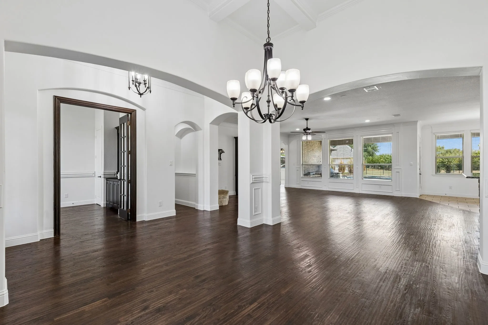 Single Family Residence For Sale in Wise County , 212 W Aurora Vista Trail, Aurora, Texas 76078, 5 Bedroom, 3 Bathroom, 3 Garage spaces, 3,575 Sqft, built in 2016, mls#21383087, Real Estate Agent in Aurora, Homes For Sale in Wise county, Homes For Sale in Aurora, Realtor in Aurora Texas, Real Estate Brokerage Independent Realty Texas, Luminita Cordes Realtor