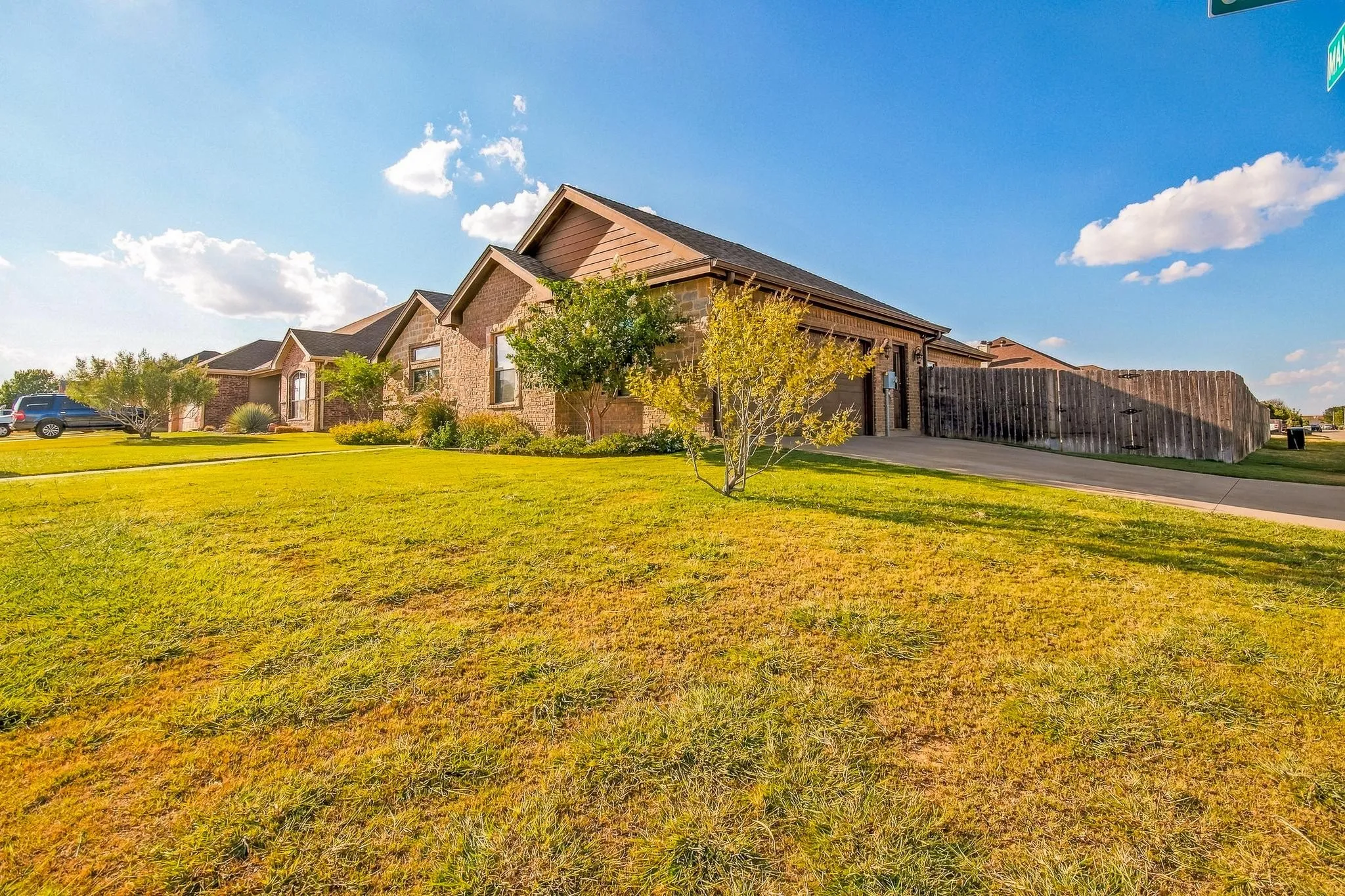 Single Family Residence For Sale in Taylor County , 866 Great Waters Drive, Abilene, Texas 79602, 4 Bedroom, 2 Bathroom, 2 Garage spaces, 1,798 Sqft, built in 2015, mls#21383866, Real Estate Agent in Abilene, Homes For Sale in Taylor county, Homes For Sale in Abilene, Realtor in Abilene Texas, Real Estate Brokerage Independent Realty Texas, Luminita Cordes Realtor