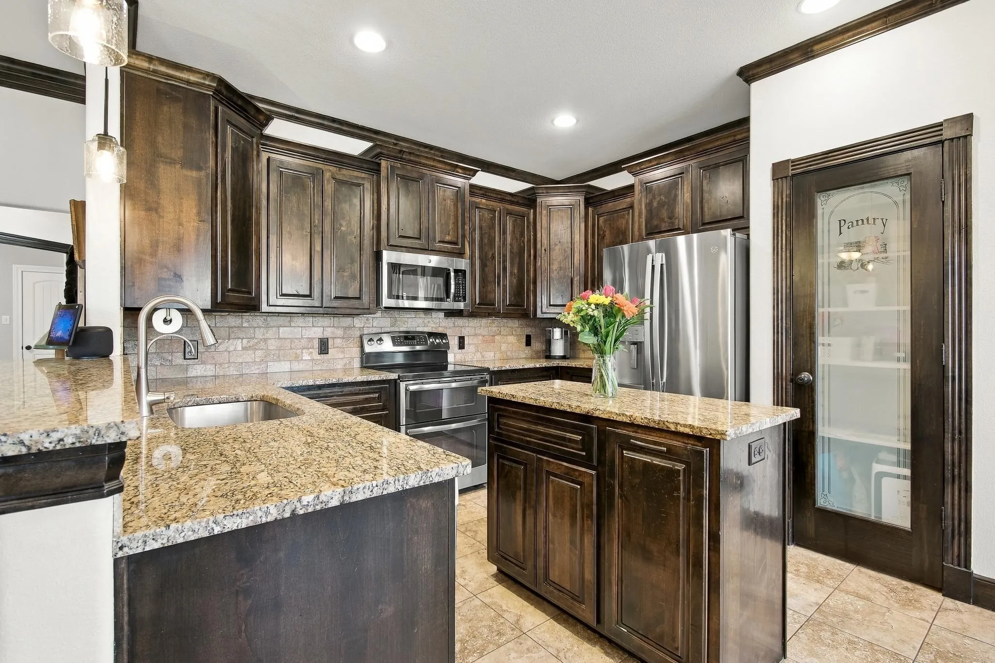 Single Family Residence For Sale in Taylor County , 866 Great Waters Drive, Abilene, Texas 79602, 4 Bedroom, 2 Bathroom, 2 Garage spaces, 1,798 Sqft, built in 2015, mls#21383866, Real Estate Agent in Abilene, Homes For Sale in Taylor county, Homes For Sale in Abilene, Realtor in Abilene Texas, Real Estate Brokerage Independent Realty Texas, Luminita Cordes Realtor