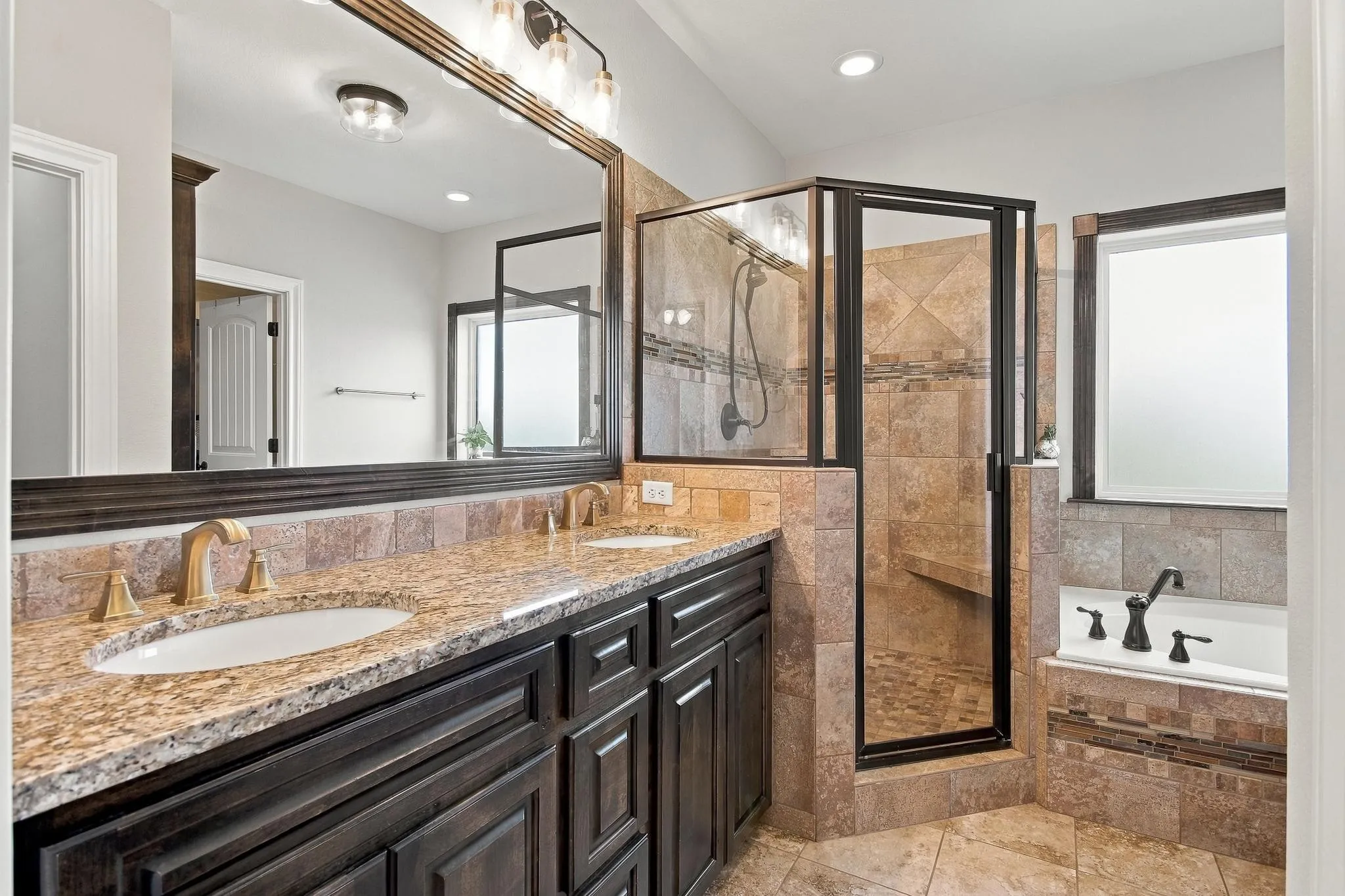 Single Family Residence For Sale in Taylor County , 866 Great Waters Drive, Abilene, Texas 79602, 4 Bedroom, 2 Bathroom, 2 Garage spaces, 1,798 Sqft, built in 2015, mls#21383866, Real Estate Agent in Abilene, Homes For Sale in Taylor county, Homes For Sale in Abilene, Realtor in Abilene Texas, Real Estate Brokerage Independent Realty Texas, Luminita Cordes Realtor