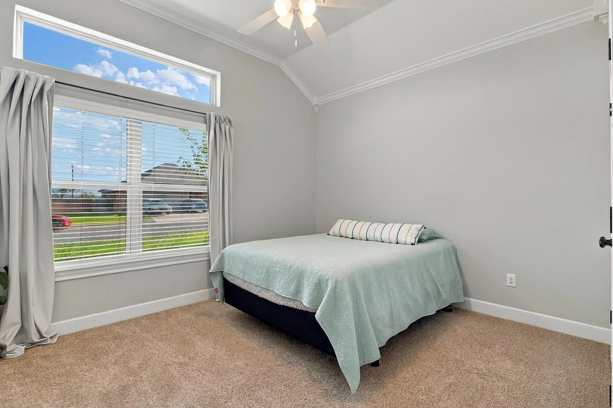 Single Family Residence For Sale in Taylor County , 866 Great Waters Drive, Abilene, Texas 79602, 4 Bedroom, 2 Bathroom, 2 Garage spaces, 1,798 Sqft, built in 2015, mls#21383866, Real Estate Agent in Abilene, Homes For Sale in Taylor county, Homes For Sale in Abilene, Realtor in Abilene Texas, Real Estate Brokerage Independent Realty Texas, Luminita Cordes Realtor