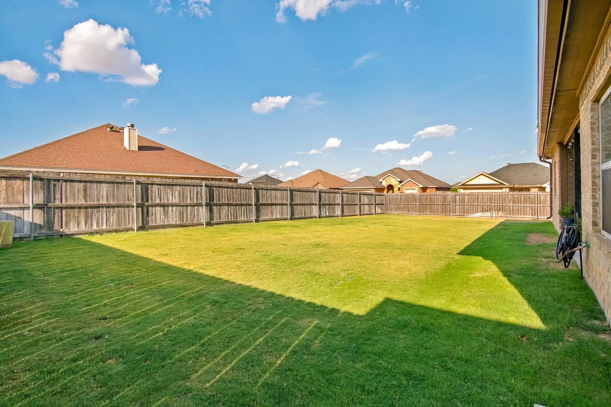 Single Family Residence For Sale in Taylor County , 866 Great Waters Drive, Abilene, Texas 79602, 4 Bedroom, 2 Bathroom, 2 Garage spaces, 1,798 Sqft, built in 2015, mls#21383866, Real Estate Agent in Abilene, Homes For Sale in Taylor county, Homes For Sale in Abilene, Realtor in Abilene Texas, Real Estate Brokerage Independent Realty Texas, Luminita Cordes Realtor