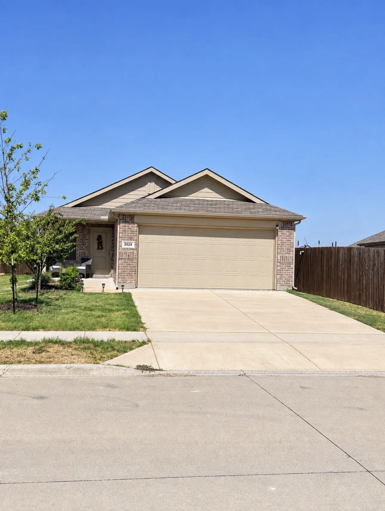 Single Family Residence For Sale in Kaufman County , 2529 Russell Street, Crandall, Texas 75114, 3 Bedroom, 2 Bathroom, 2 Garage spaces, 1,320 Sqft, built in 2023, mls#21384796, Real Estate Agent in Crandall, Homes For Sale in Kaufman county, Homes For Sale in Crandall, Realtor in Crandall Texas, Real Estate Brokerage Independent Realty Texas, Luminita Cordes Realtor
