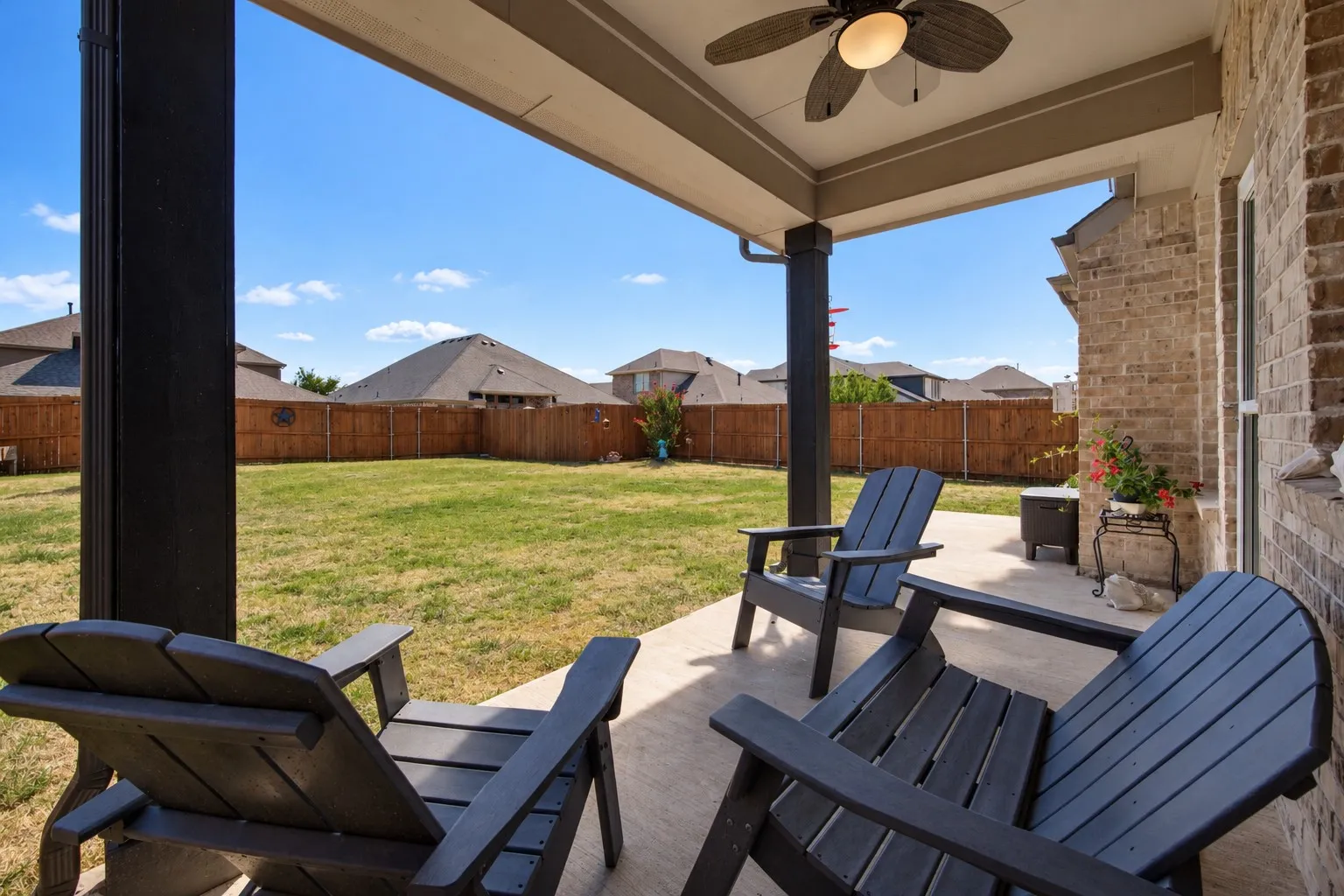 Single Family Residence For Sale in Collin County , 3004 Chestnut Lane, Melissa, Texas 75454, 4 Bedroom, 3 Bathroom, 2 Garage spaces, 2,751 Sqft, built in 2019, mls#21383793, Real Estate Agent in Melissa, Homes For Sale in Collin county, Homes For Sale in Melissa, Realtor in Melissa Texas, Real Estate Brokerage Independent Realty Texas, Luminita Cordes Realtor