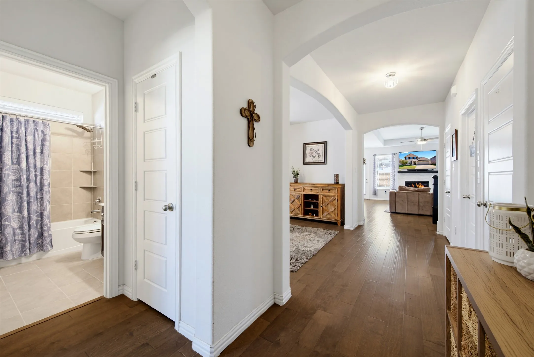 Single Family Residence For Sale in Collin County , 3004 Chestnut Lane, Melissa, Texas 75454, 4 Bedroom, 3 Bathroom, 2 Garage spaces, 2,751 Sqft, built in 2019, mls#21383793, Real Estate Agent in Melissa, Homes For Sale in Collin county, Homes For Sale in Melissa, Realtor in Melissa Texas, Real Estate Brokerage Independent Realty Texas, Luminita Cordes Realtor