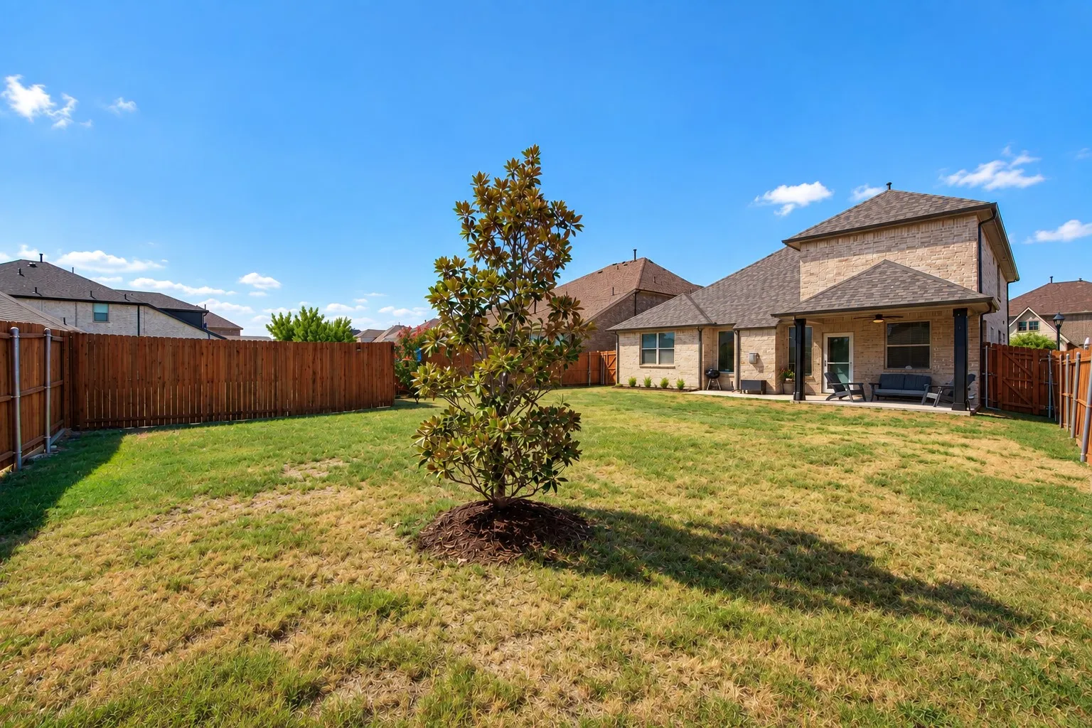 Single Family Residence For Sale in Collin County , 3004 Chestnut Lane, Melissa, Texas 75454, 4 Bedroom, 3 Bathroom, 2 Garage spaces, 2,751 Sqft, built in 2019, mls#21383793, Real Estate Agent in Melissa, Homes For Sale in Collin county, Homes For Sale in Melissa, Realtor in Melissa Texas, Real Estate Brokerage Independent Realty Texas, Luminita Cordes Realtor