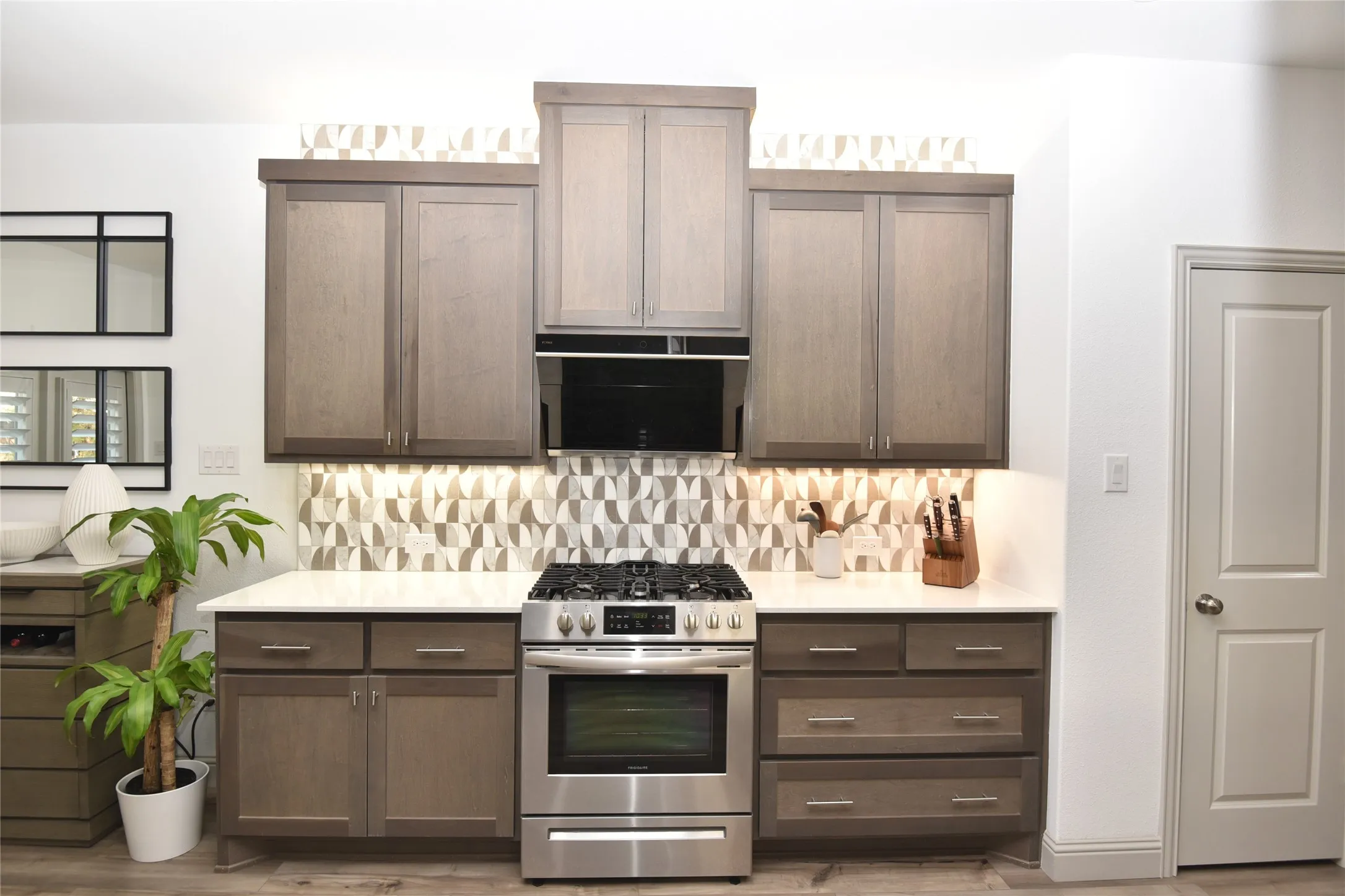 Townhouse For Sale in Collin County , 1022 Emil Place, Allen, Texas 75013, 3 Bedroom, 4 Bathroom, 2 Garage spaces, 1,835 Sqft, built in 2021, mls#21384513, Real Estate Agent in Allen, Homes For Sale in Collin county, Homes For Sale in Allen, Realtor in Allen Texas, Real Estate Brokerage Independent Realty Texas, Luminita Cordes Realtor