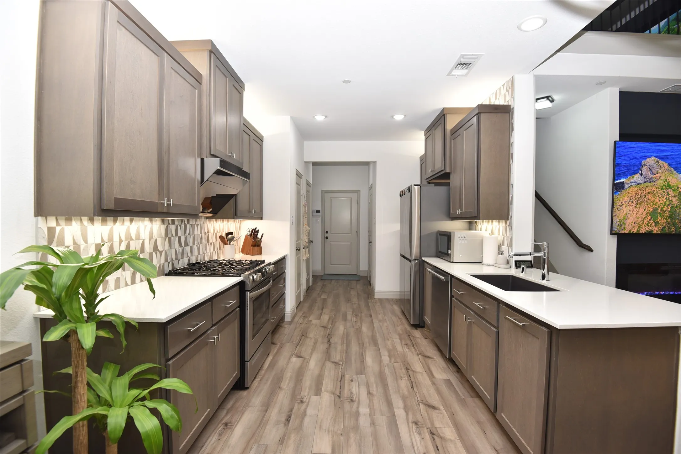 Townhouse For Sale in Collin County , 1022 Emil Place, Allen, Texas 75013, 3 Bedroom, 4 Bathroom, 2 Garage spaces, 1,835 Sqft, built in 2021, mls#21384513, Real Estate Agent in Allen, Homes For Sale in Collin county, Homes For Sale in Allen, Realtor in Allen Texas, Real Estate Brokerage Independent Realty Texas, Luminita Cordes Realtor