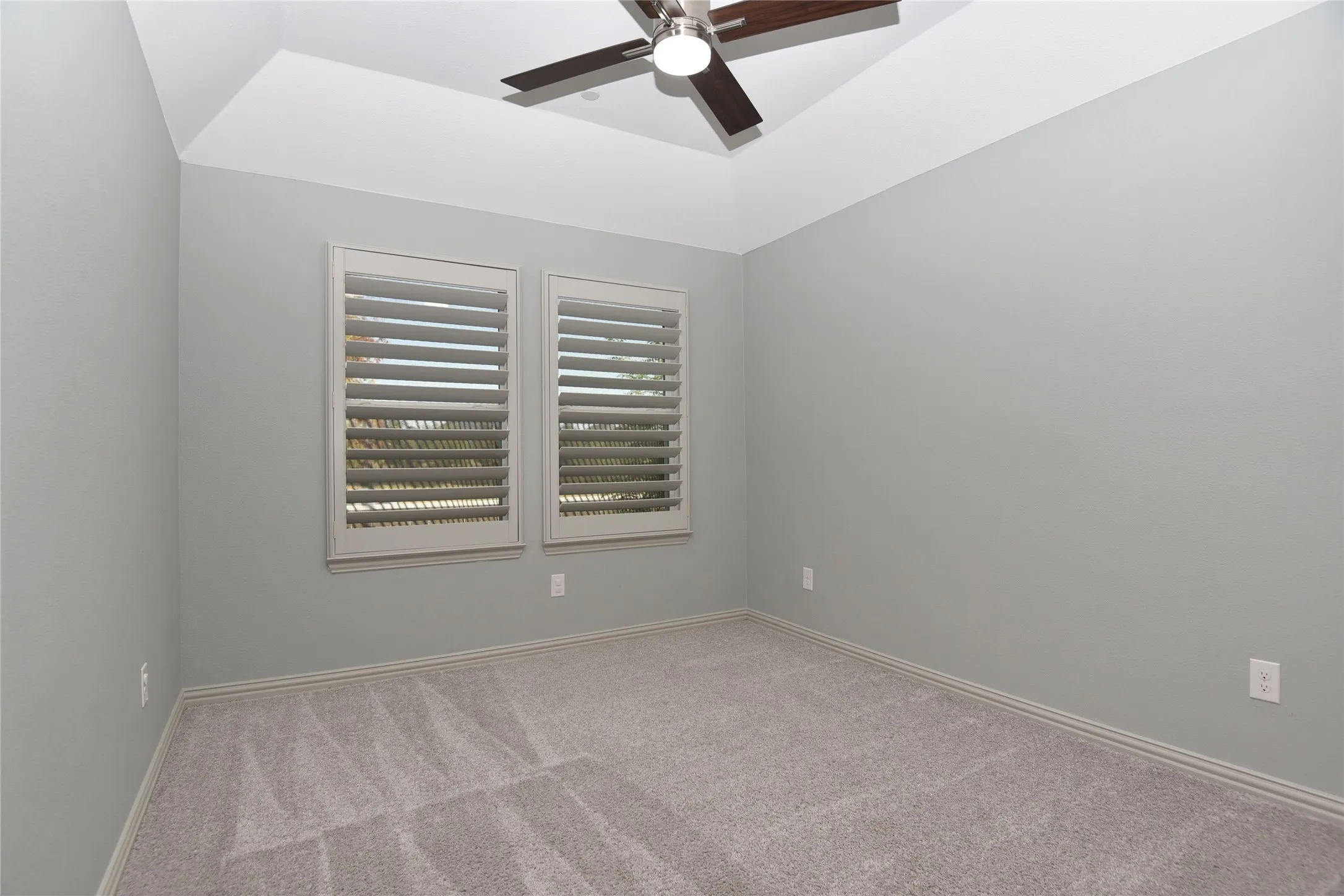 Townhouse For Sale in Collin County , 1022 Emil Place, Allen, Texas 75013, 3 Bedroom, 4 Bathroom, 2 Garage spaces, 1,835 Sqft, built in 2021, mls#21384513, Real Estate Agent in Allen, Homes For Sale in Collin county, Homes For Sale in Allen, Realtor in Allen Texas, Real Estate Brokerage Independent Realty Texas, Luminita Cordes Realtor