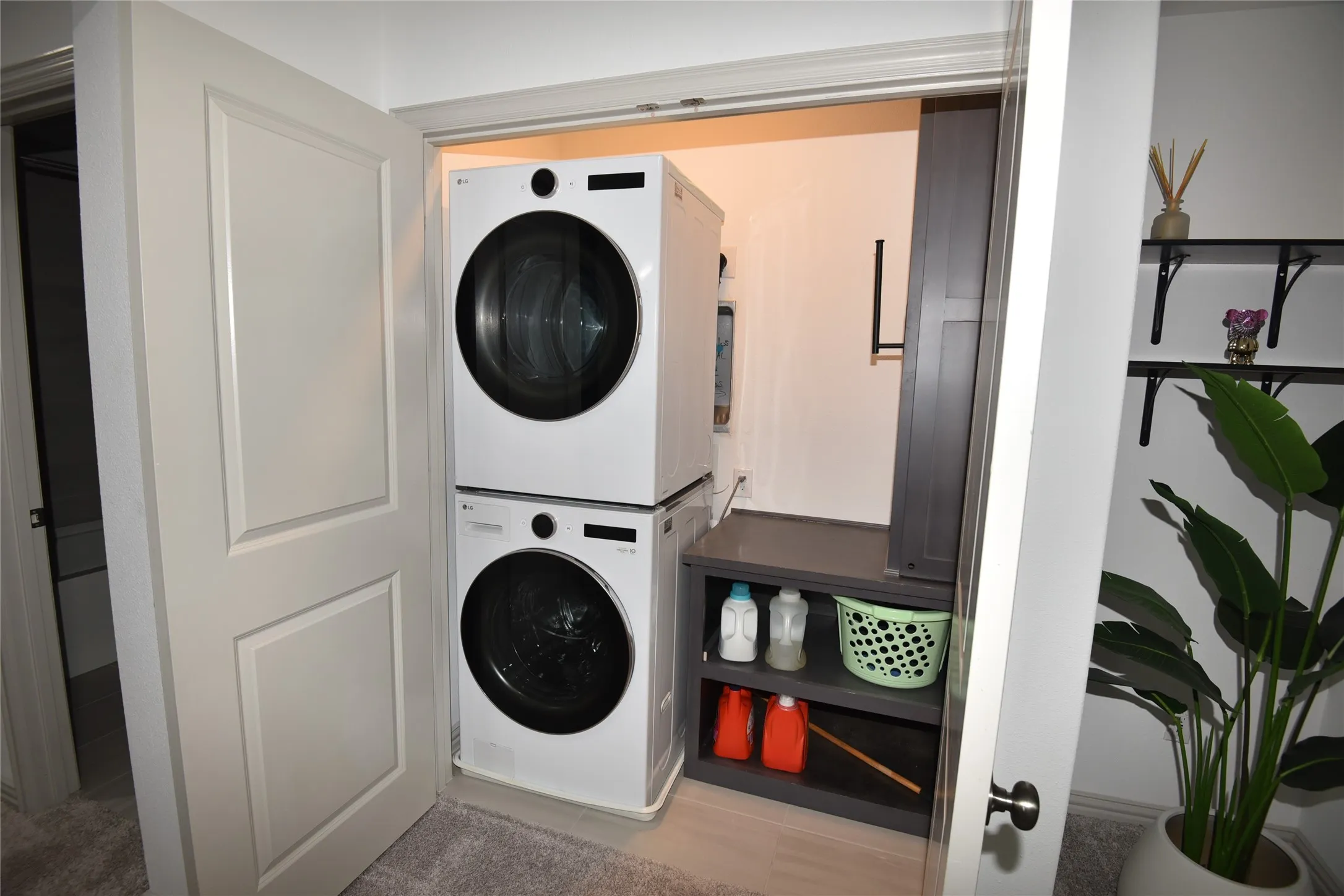 Townhouse For Sale in Collin County , 1022 Emil Place, Allen, Texas 75013, 3 Bedroom, 4 Bathroom, 2 Garage spaces, 1,835 Sqft, built in 2021, mls#21384513, Real Estate Agent in Allen, Homes For Sale in Collin county, Homes For Sale in Allen, Realtor in Allen Texas, Real Estate Brokerage Independent Realty Texas, Luminita Cordes Realtor