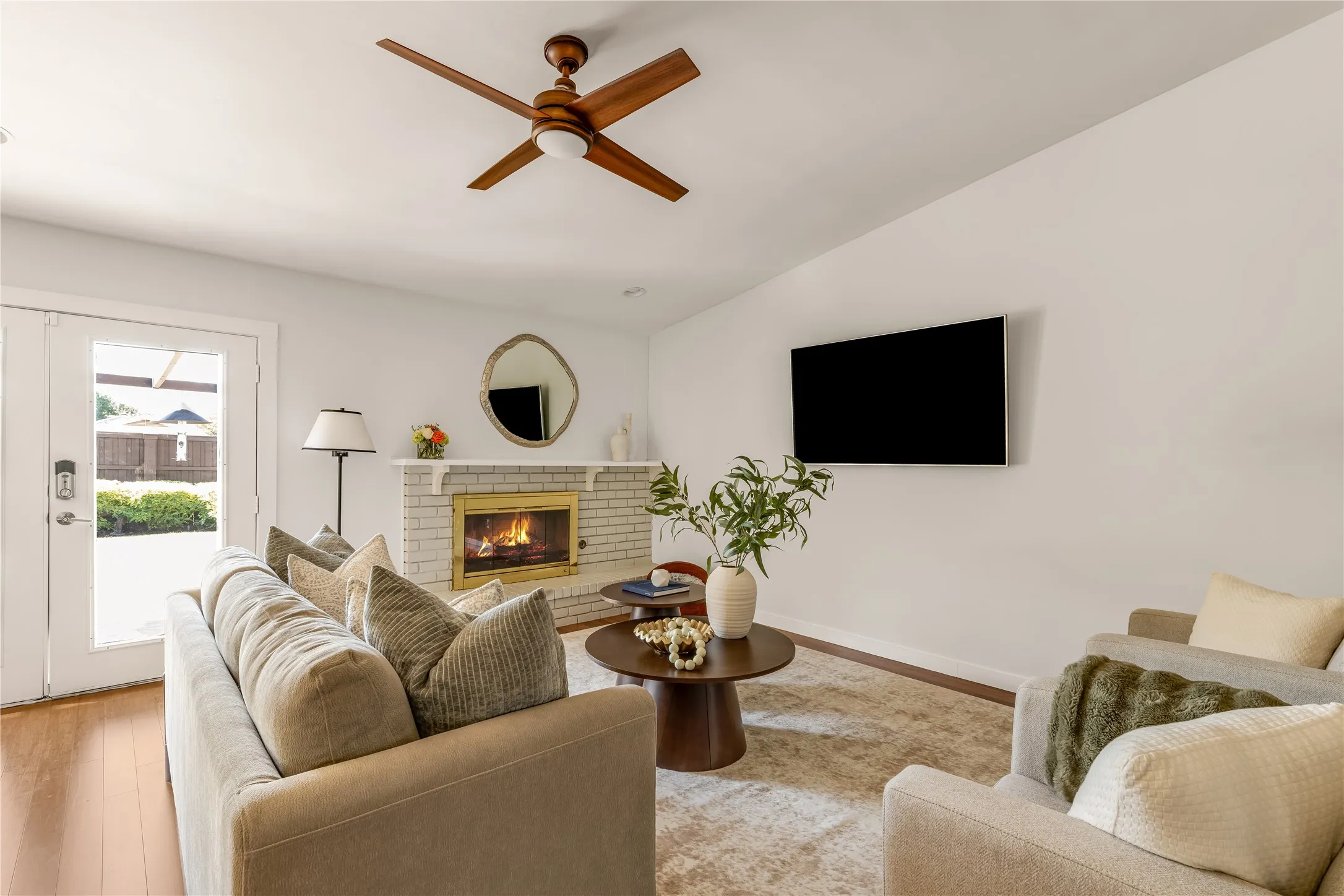 Single Family Residence For Sale in Dallas County , 10908 Villa Haven Drive, Dallas, Texas 75238, 3 Bedroom, 2 Bathroom, 2 Garage spaces, 1,895 Sqft, built in 1974, mls#21384772, Real Estate Agent in Dallas, Homes For Sale in Dallas county, Homes For Sale in Dallas, Realtor in Dallas Texas, Real Estate Brokerage Independent Realty Texas, Luminita Cordes Realtor