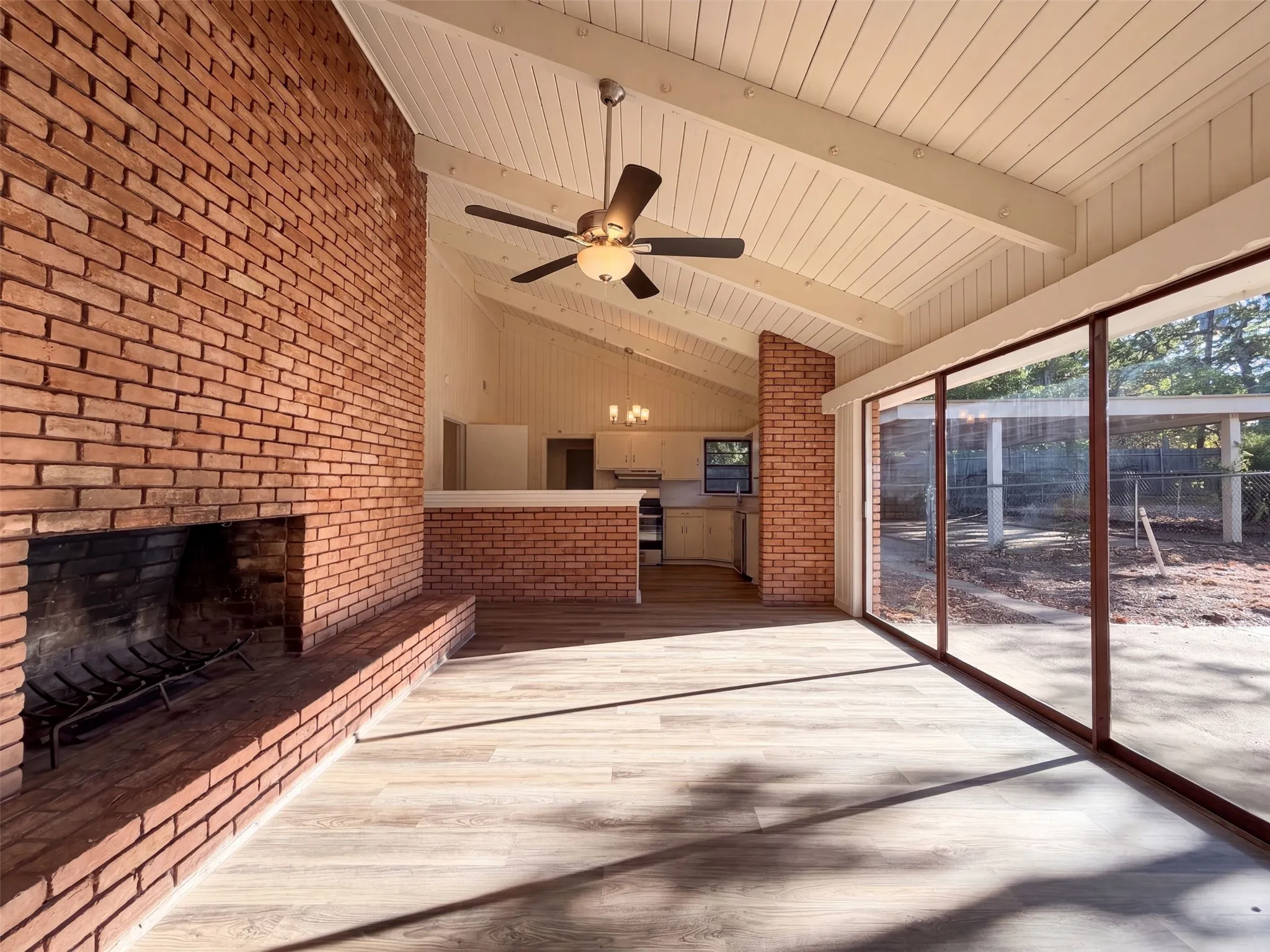 Single Family Residence For Sale in Tarrant County , 1725 Danciger Drive, Fort Worth, Texas 76112, 3 Bedroom, 2 Bathroom, Garage spaces, 2,031 Sqft, built in 1954, mls#21384801, Real Estate Agent in Fort Worth, Homes For Sale in Tarrant county, Homes For Sale in Fort Worth, Realtor in Fort Worth Texas, Real Estate Brokerage Independent Realty Texas, Luminita Cordes Realtor