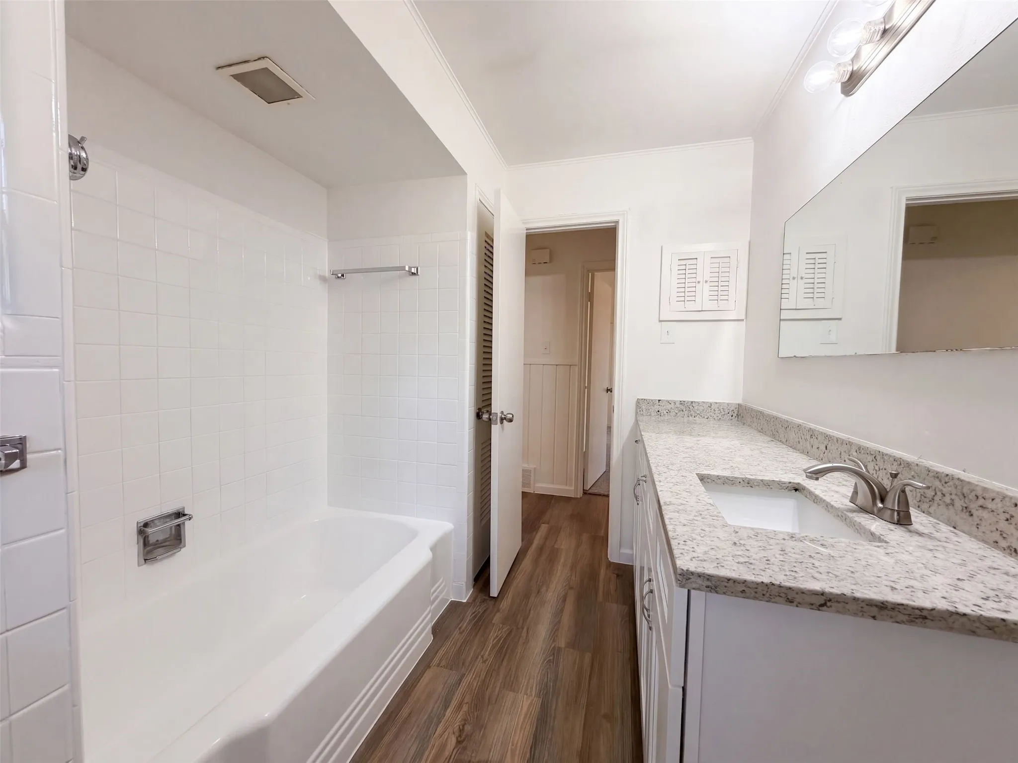 Single Family Residence For Sale in Tarrant County , 1725 Danciger Drive, Fort Worth, Texas 76112, 3 Bedroom, 2 Bathroom, Garage spaces, 2,031 Sqft, built in 1954, mls#21384801, Real Estate Agent in Fort Worth, Homes For Sale in Tarrant county, Homes For Sale in Fort Worth, Realtor in Fort Worth Texas, Real Estate Brokerage Independent Realty Texas, Luminita Cordes Realtor