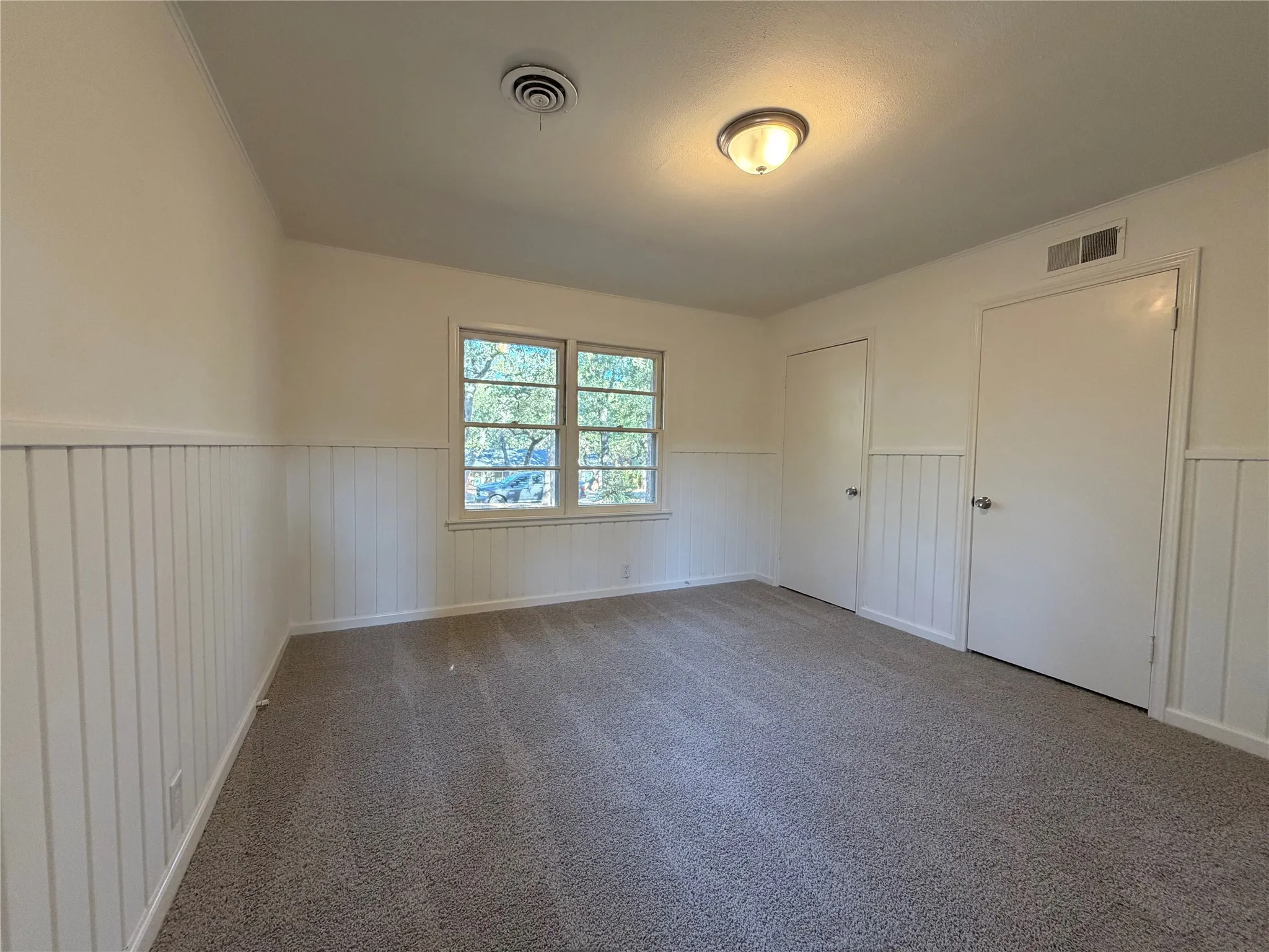 Single Family Residence For Sale in Tarrant County , 1725 Danciger Drive, Fort Worth, Texas 76112, 3 Bedroom, 2 Bathroom, Garage spaces, 2,031 Sqft, built in 1954, mls#21384801, Real Estate Agent in Fort Worth, Homes For Sale in Tarrant county, Homes For Sale in Fort Worth, Realtor in Fort Worth Texas, Real Estate Brokerage Independent Realty Texas, Luminita Cordes Realtor