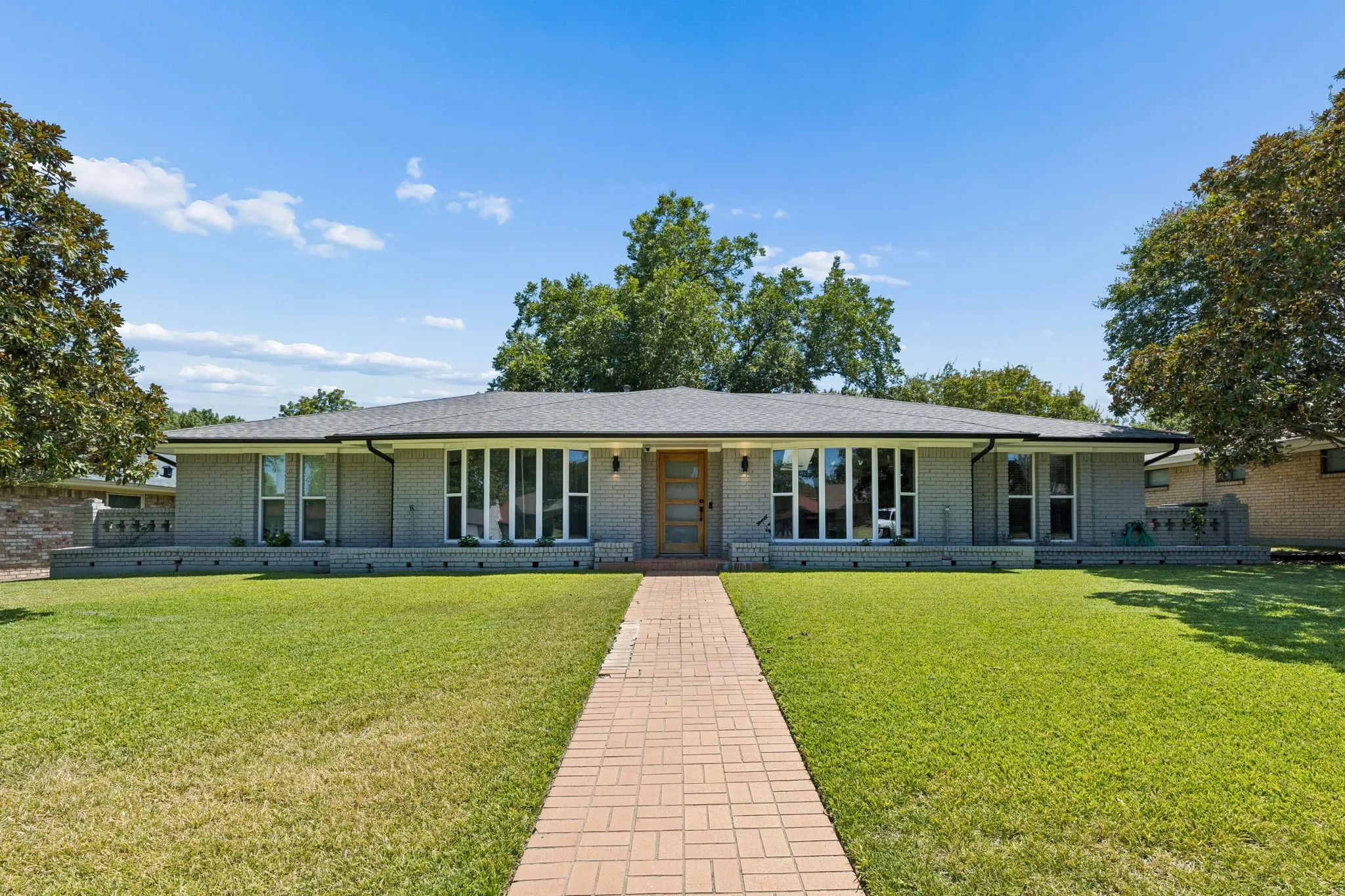 Single Family Residence For Rent in Collin County , 2408 Grandview Drive, Plano, Texas 75075, 4 Bedroom, 2 Bathroom, 2 Garage spaces, 2,462 Sqft, built in 1969, mls#21384787, Real Estate Agent in Plano, Homes For Rent in Collin county, Homes For Rent in Plano, Realtor in Plano Texas, Real Estate Brokerage Independent Realty Texas, Luminita Cordes Realtor