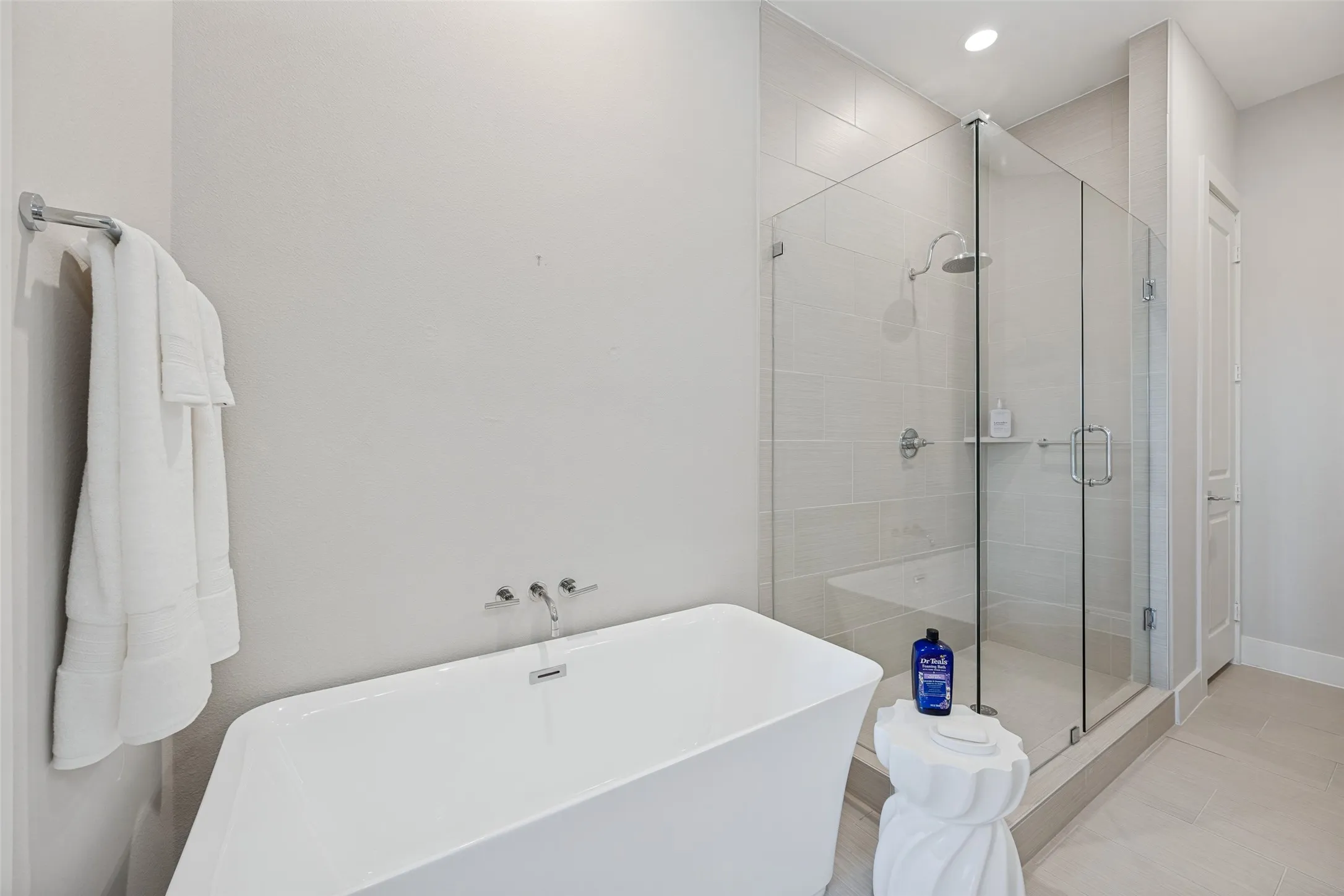 Condominium For Rent in Dallas County , 15875 Spectrum Drive 4105, Addison, Texas 75001, 3 Bedroom, 3 Bathroom, 2 Garage spaces, 1,754 Sqft, built in 2021, mls#21380520, Real Estate Agent in Addison, Homes For Rent in Dallas county, Homes For Rent in Addison, Realtor in Addison Texas, Real Estate Brokerage Independent Realty Texas, Luminita Cordes Realtor