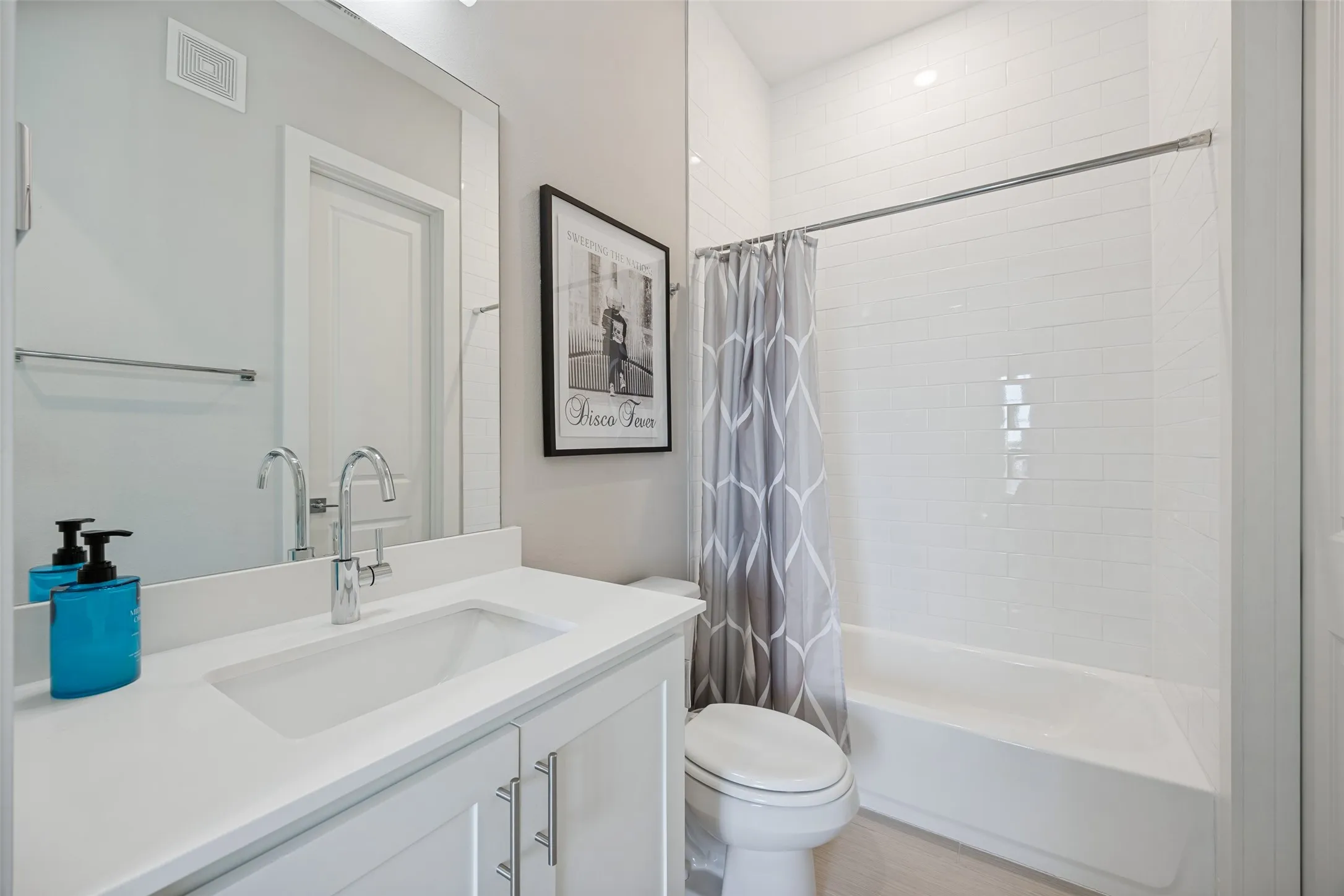 Condominium For Rent in Dallas County , 15875 Spectrum Drive 4105, Addison, Texas 75001, 3 Bedroom, 3 Bathroom, 2 Garage spaces, 1,754 Sqft, built in 2021, mls#21380520, Real Estate Agent in Addison, Homes For Rent in Dallas county, Homes For Rent in Addison, Realtor in Addison Texas, Real Estate Brokerage Independent Realty Texas, Luminita Cordes Realtor