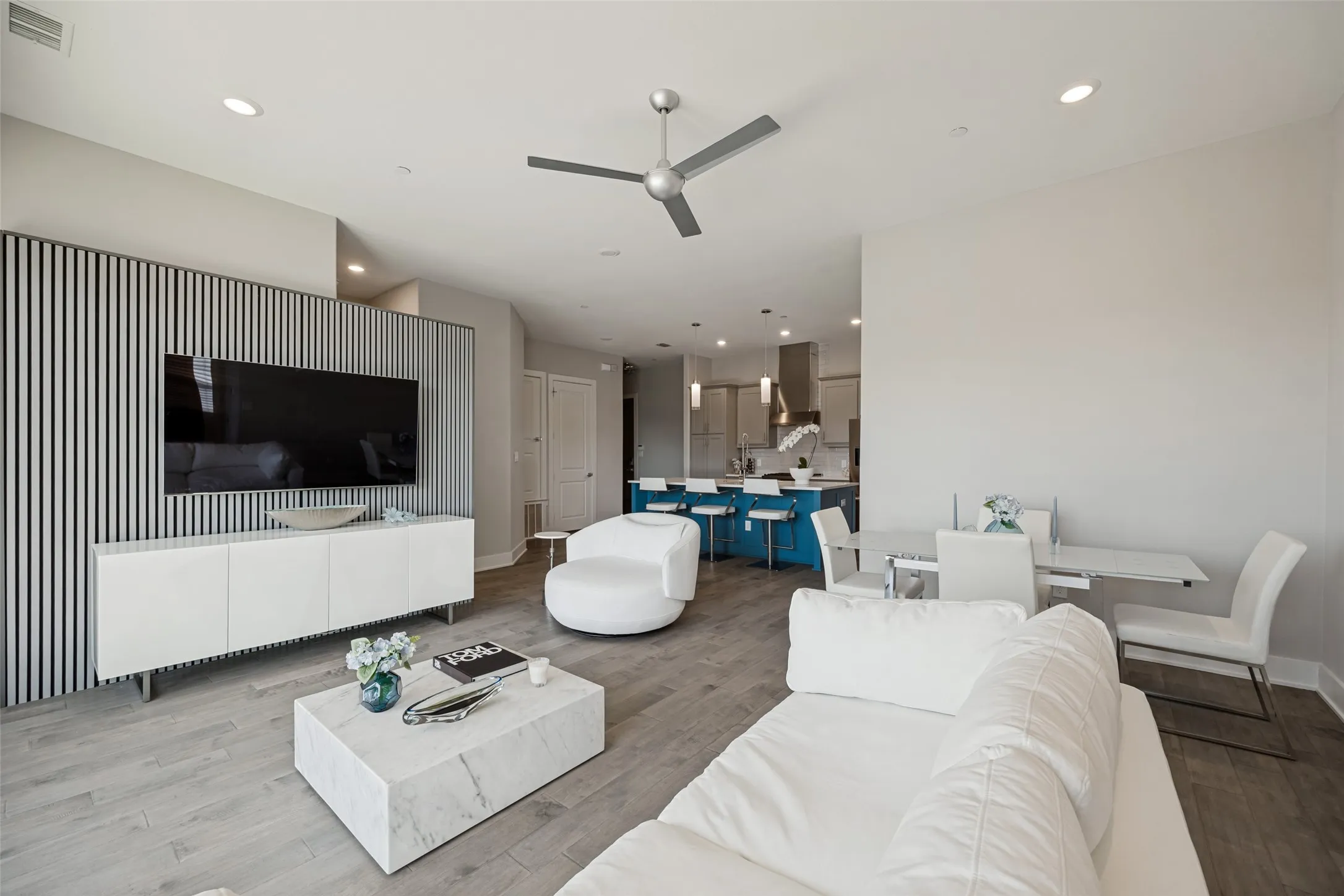 Condominium For Rent in Dallas County , 15875 Spectrum Drive 4105, Addison, Texas 75001, 3 Bedroom, 3 Bathroom, 2 Garage spaces, 1,754 Sqft, built in 2021, mls#21380520, Real Estate Agent in Addison, Homes For Rent in Dallas county, Homes For Rent in Addison, Realtor in Addison Texas, Real Estate Brokerage Independent Realty Texas, Luminita Cordes Realtor