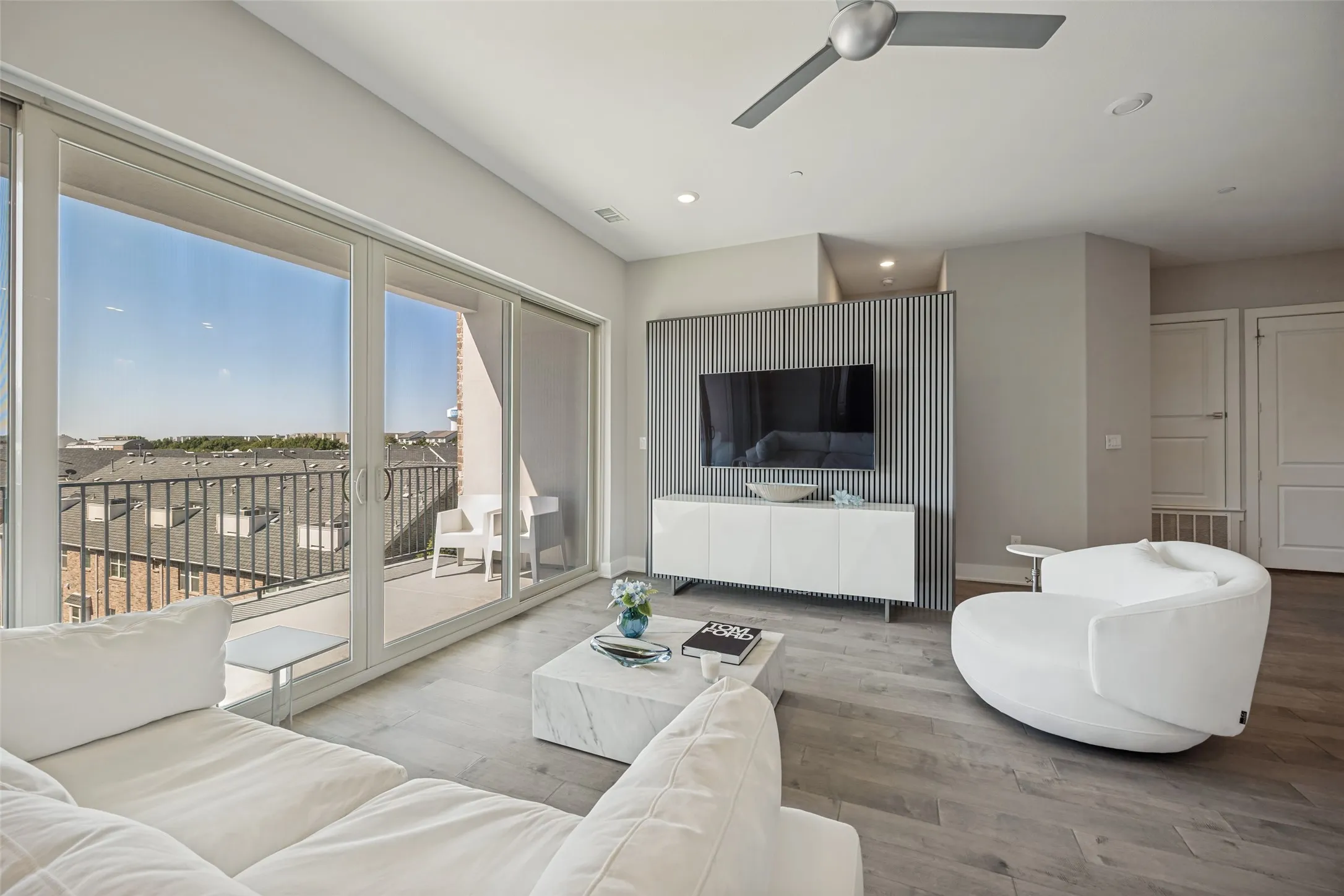 Condominium For Rent in Dallas County , 15875 Spectrum Drive 4105, Addison, Texas 75001, 3 Bedroom, 3 Bathroom, 2 Garage spaces, 1,754 Sqft, built in 2021, mls#21380520, Real Estate Agent in Addison, Homes For Rent in Dallas county, Homes For Rent in Addison, Realtor in Addison Texas, Real Estate Brokerage Independent Realty Texas, Luminita Cordes Realtor