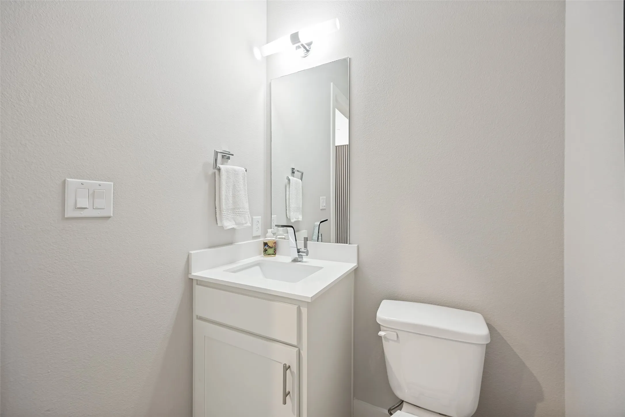 Condominium For Rent in Dallas County , 15875 Spectrum Drive 4105, Addison, Texas 75001, 3 Bedroom, 3 Bathroom, 2 Garage spaces, 1,754 Sqft, built in 2021, mls#21380520, Real Estate Agent in Addison, Homes For Rent in Dallas county, Homes For Rent in Addison, Realtor in Addison Texas, Real Estate Brokerage Independent Realty Texas, Luminita Cordes Realtor