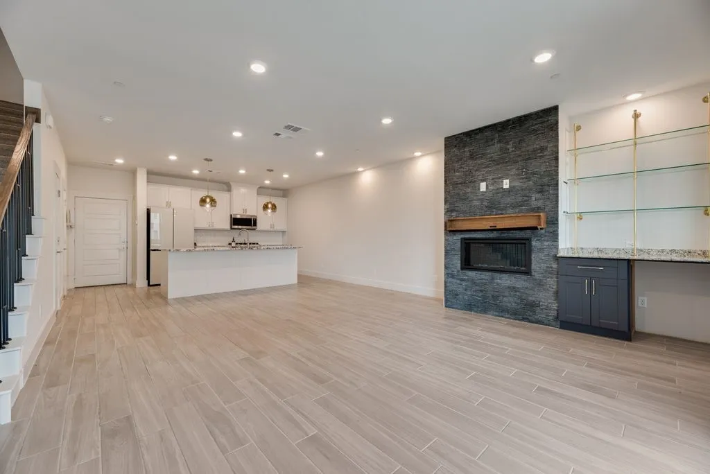 Townhouse For Rent in Denton County , 770 Cavitt Court, Prosper, Texas 75078, 3 Bedroom, 3 Bathroom, 2 Garage spaces, 1,868 Sqft, built in 2022, mls#21384756, Real Estate Agent in Prosper, Homes For Rent in Denton county, Homes For Rent in Prosper, Realtor in Prosper Texas, Real Estate Brokerage Independent Realty Texas, Luminita Cordes Realtor