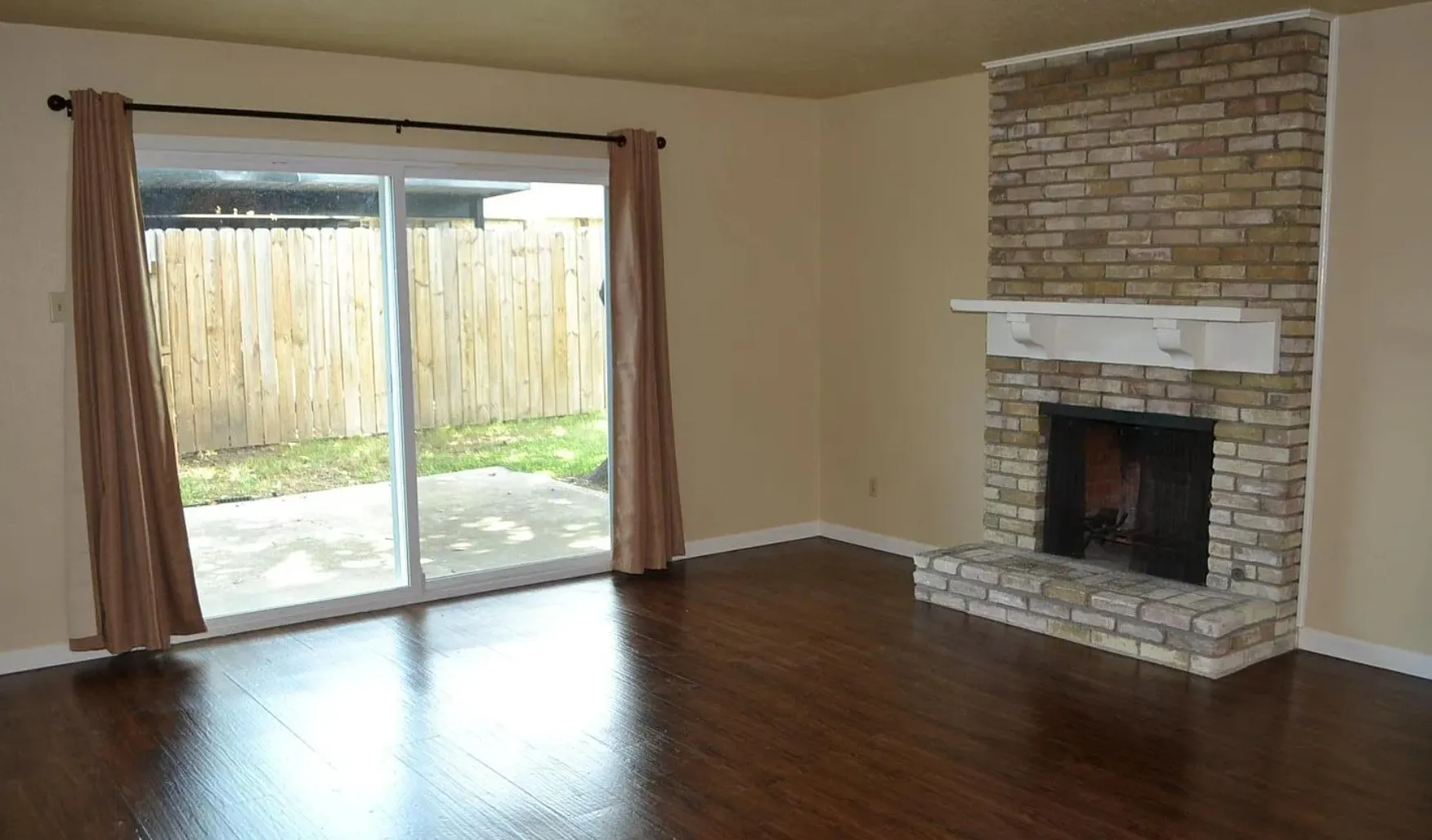 Duplex For Sale in Collin County , 2204 E 18th Street N NA, Plano, Texas 75074, 6 Bedroom, 4 Bathroom, Garage spaces, 0 Sqft, built in 1975, mls#21381615, Real Estate Agent in Plano, Homes For Sale in Collin county, Homes For Sale in Plano, Realtor in Plano Texas, Real Estate Brokerage Independent Realty Texas, Luminita Cordes Realtor