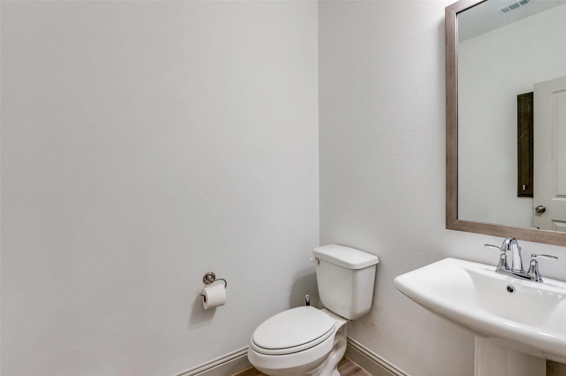 Townhouse For Rent in Collin County , 8725 Phoebe Road, Frisco, Texas 75035, 2 Bedroom, 3 Bathroom, 2 Garage spaces, 1,761 Sqft, built in 2023, mls#21384388, Real Estate Agent in Frisco, Homes For Rent in Collin county, Homes For Rent in Frisco, Realtor in Frisco Texas, Real Estate Brokerage Independent Realty Texas, Luminita Cordes Realtor