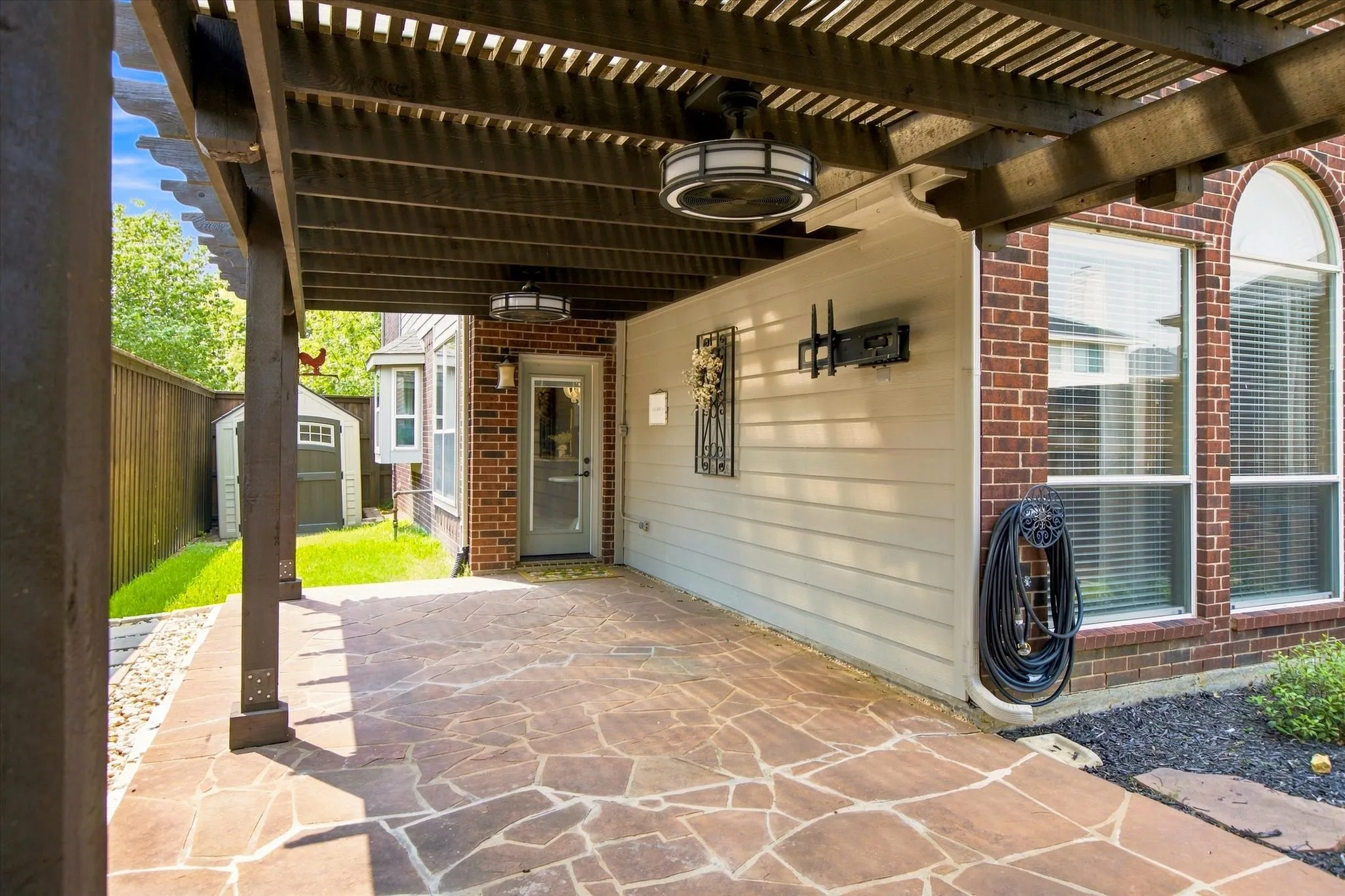Single Family Residence For Sale in Denton County , 6625 Stewart Boulevard, The Colony, Texas 75056, 4 Bedroom, 3 Bathroom, 2 Garage spaces, 3,001 Sqft, built in 2001, mls#21373347, Real Estate Agent in The Colony, Homes For Sale in Denton county, Homes For Sale in The Colony, Realtor in The Colony Texas, Real Estate Brokerage Independent Realty Texas, Luminita Cordes Realtor