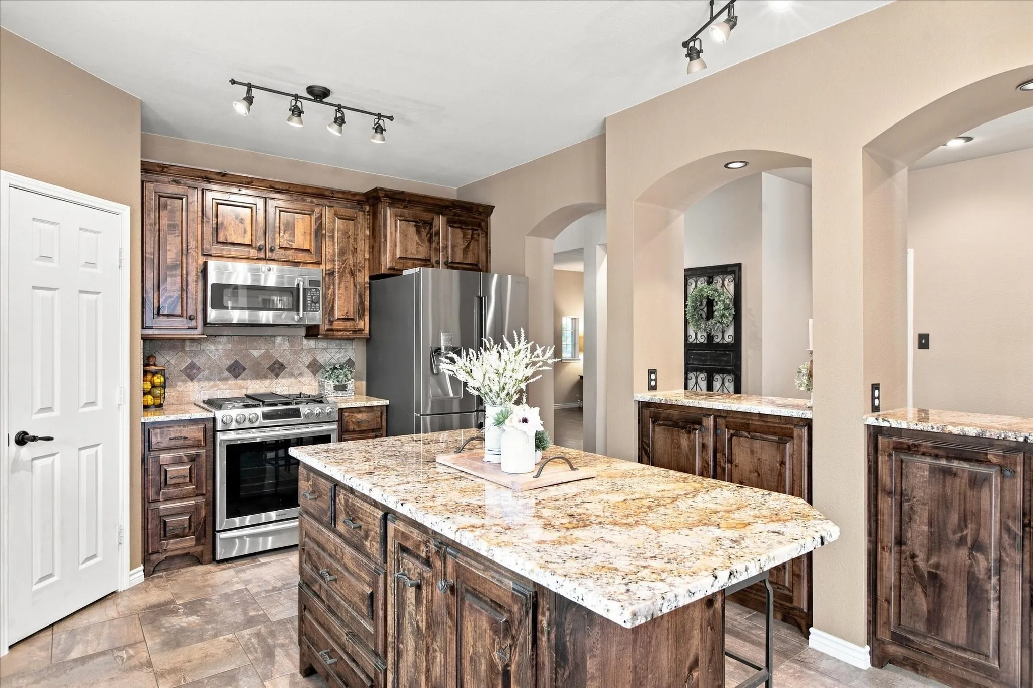 Single Family Residence For Sale in Denton County , 6625 Stewart Boulevard, The Colony, Texas 75056, 4 Bedroom, 3 Bathroom, 2 Garage spaces, 3,001 Sqft, built in 2001, mls#21373347, Real Estate Agent in The Colony, Homes For Sale in Denton county, Homes For Sale in The Colony, Realtor in The Colony Texas, Real Estate Brokerage Independent Realty Texas, Luminita Cordes Realtor