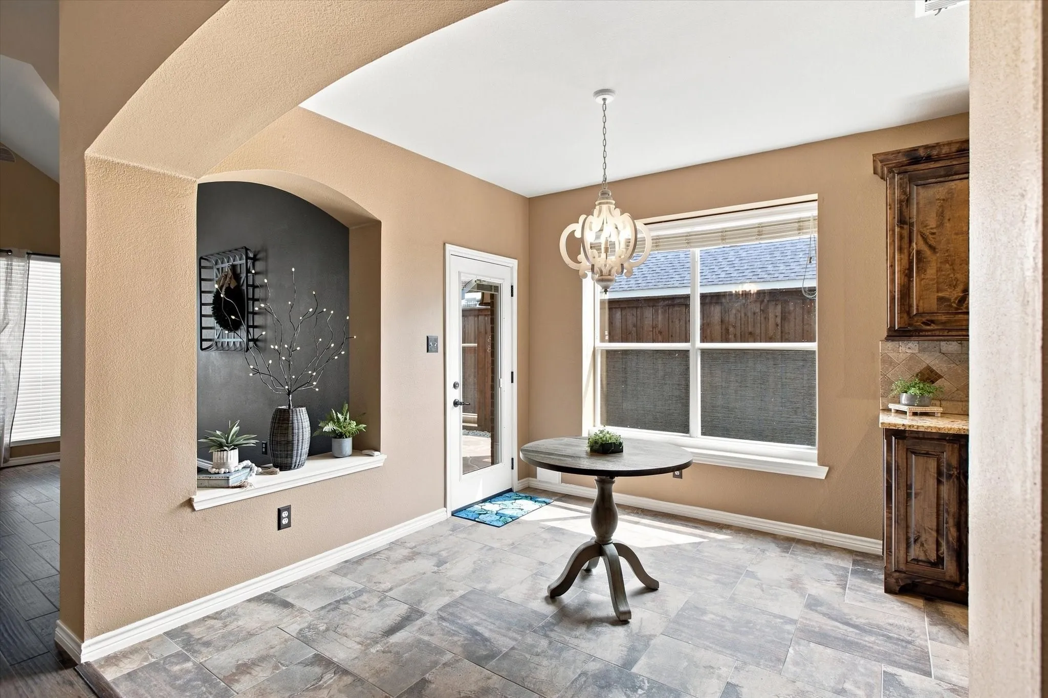 Single Family Residence For Sale in Denton County , 6625 Stewart Boulevard, The Colony, Texas 75056, 4 Bedroom, 3 Bathroom, 2 Garage spaces, 3,001 Sqft, built in 2001, mls#21373347, Real Estate Agent in The Colony, Homes For Sale in Denton county, Homes For Sale in The Colony, Realtor in The Colony Texas, Real Estate Brokerage Independent Realty Texas, Luminita Cordes Realtor