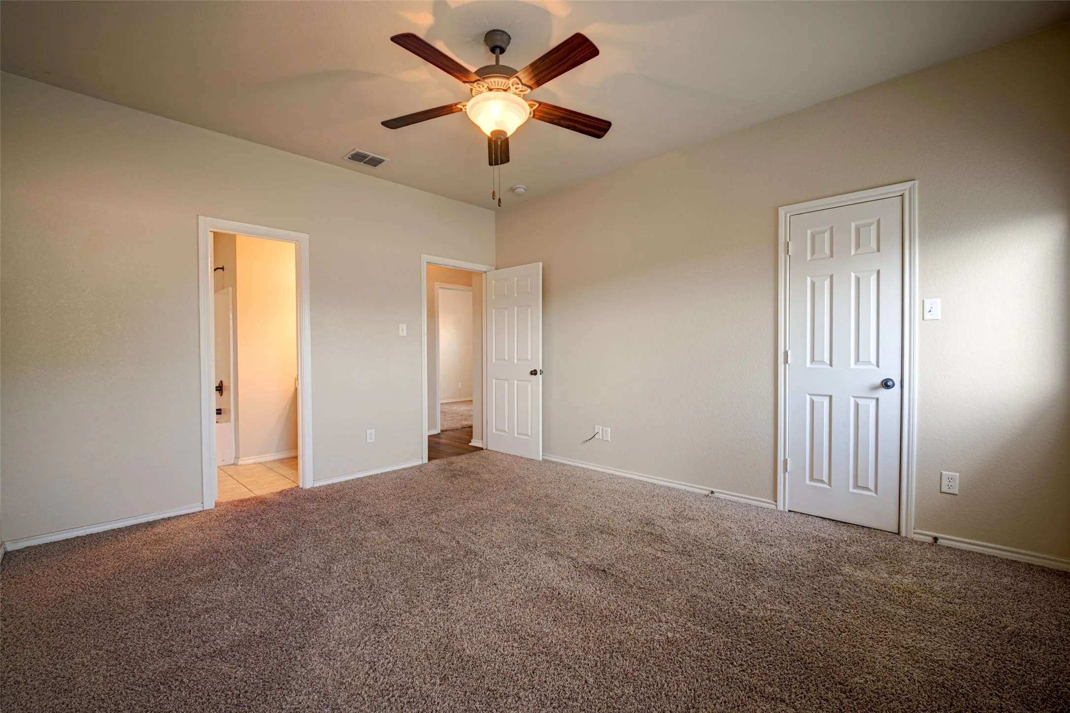 Duplex For Rent in Tarrant County , 1314 Piedmont Drive, Mansfield, Texas 76063, 3 Bedroom, 2 Bathroom, 2 Garage spaces, 1,222 Sqft, built in 2008, mls#21384359, Real Estate Agent in Mansfield, Homes For Rent in Tarrant county, Homes For Rent in Mansfield, Realtor in Mansfield Texas, Real Estate Brokerage Independent Realty Texas, Luminita Cordes Realtor
