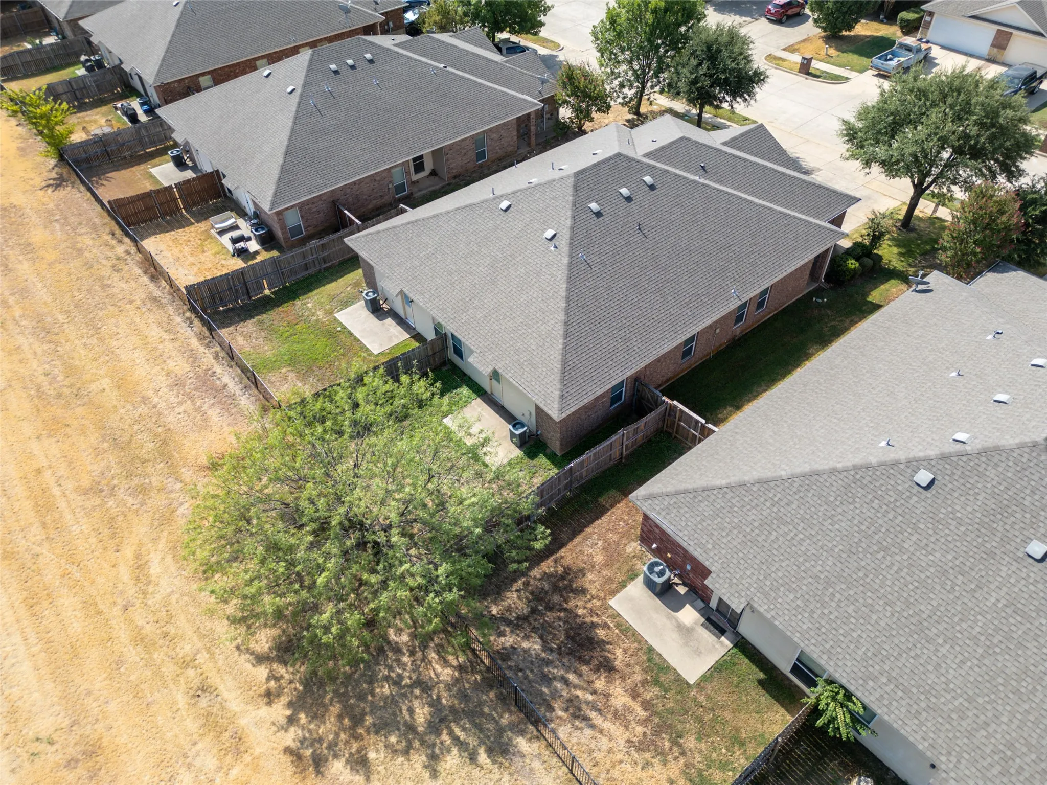 Duplex For Rent in Tarrant County , 1314 Piedmont Drive, Mansfield, Texas 76063, 3 Bedroom, 2 Bathroom, 2 Garage spaces, 1,222 Sqft, built in 2008, mls#21384359, Real Estate Agent in Mansfield, Homes For Rent in Tarrant county, Homes For Rent in Mansfield, Realtor in Mansfield Texas, Real Estate Brokerage Independent Realty Texas, Luminita Cordes Realtor