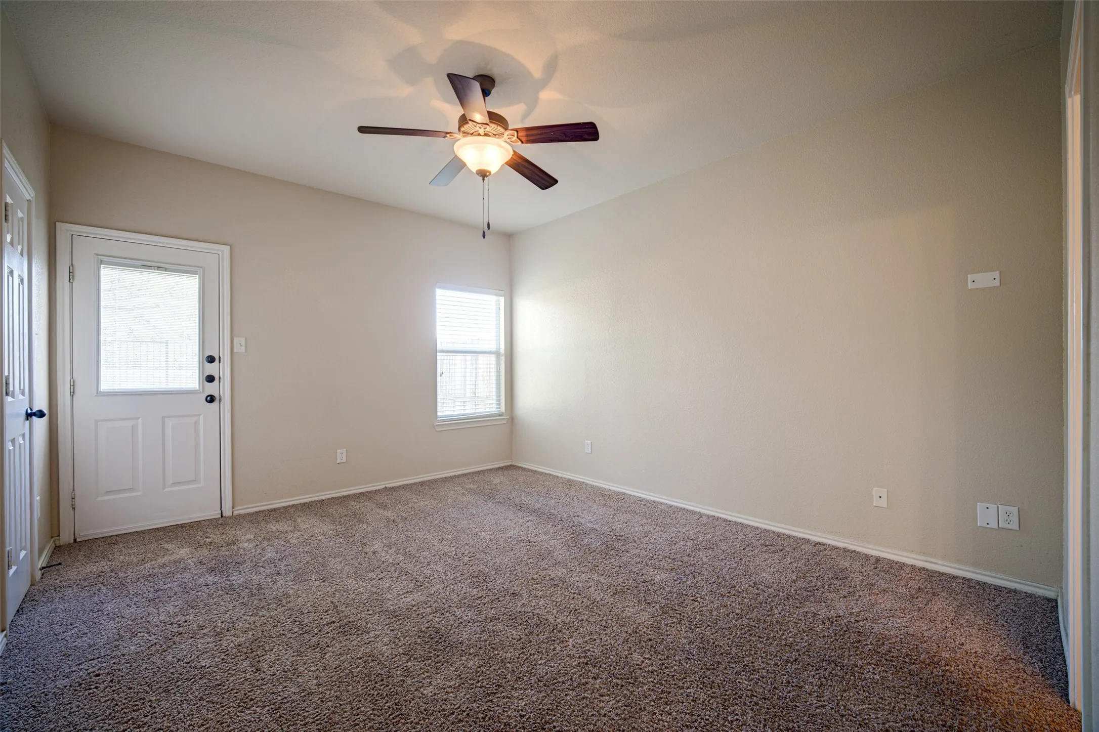 Duplex For Rent in Tarrant County , 1314 Piedmont Drive, Mansfield, Texas 76063, 3 Bedroom, 2 Bathroom, 2 Garage spaces, 1,222 Sqft, built in 2008, mls#21384359, Real Estate Agent in Mansfield, Homes For Rent in Tarrant county, Homes For Rent in Mansfield, Realtor in Mansfield Texas, Real Estate Brokerage Independent Realty Texas, Luminita Cordes Realtor
