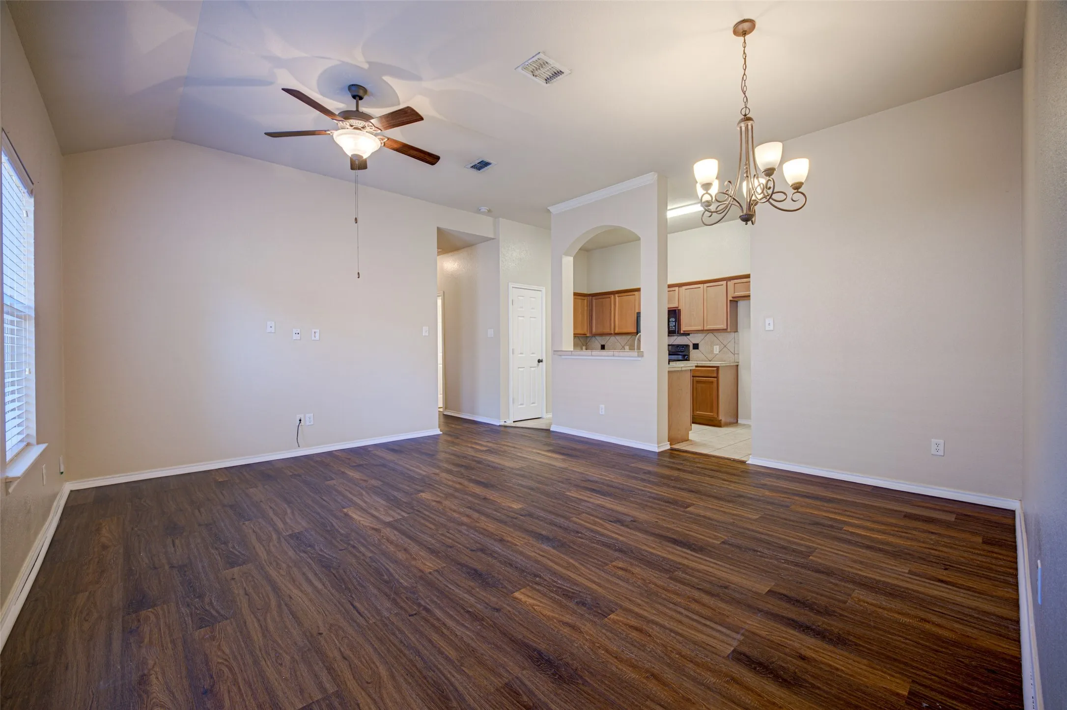 Duplex For Rent in Tarrant County , 1314 Piedmont Drive, Mansfield, Texas 76063, 3 Bedroom, 2 Bathroom, 2 Garage spaces, 1,222 Sqft, built in 2008, mls#21384359, Real Estate Agent in Mansfield, Homes For Rent in Tarrant county, Homes For Rent in Mansfield, Realtor in Mansfield Texas, Real Estate Brokerage Independent Realty Texas, Luminita Cordes Realtor