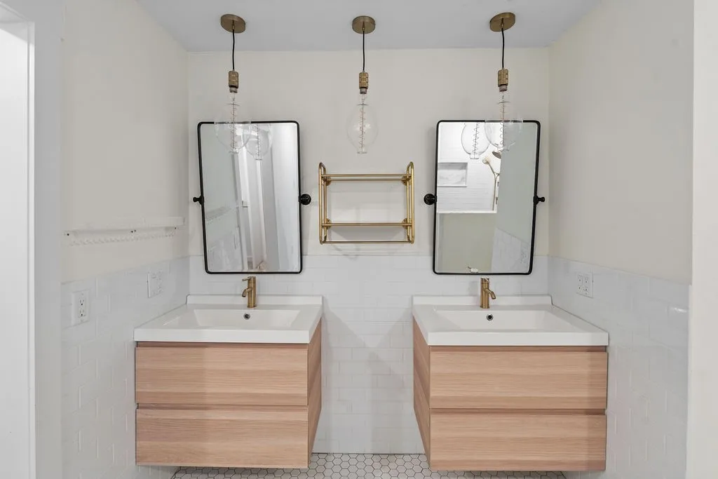 Single Family Residence For Sale in Hopkins County , 1620 College St Street, Sulphur Springs, Texas 75482, 3 Bedroom, 2 Bathroom, 2 Garage spaces, 2,117 Sqft, built in 1984, mls#21384835, Real Estate Agent in Sulphur Springs, Homes For Sale in Hopkins county, Homes For Sale in Sulphur Springs, Realtor in Sulphur Springs Texas, Real Estate Brokerage Independent Realty Texas, Luminita Cordes Realtor