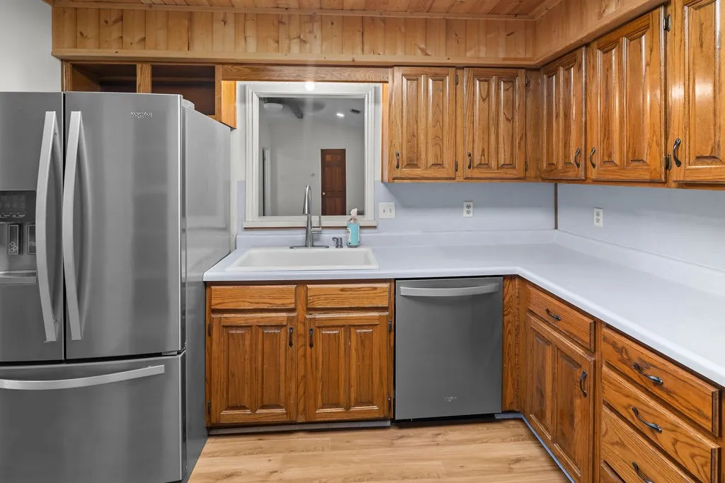 Single Family Residence For Sale in Hopkins County , 1620 College St Street, Sulphur Springs, Texas 75482, 3 Bedroom, 2 Bathroom, 2 Garage spaces, 2,117 Sqft, built in 1984, mls#21384835, Real Estate Agent in Sulphur Springs, Homes For Sale in Hopkins county, Homes For Sale in Sulphur Springs, Realtor in Sulphur Springs Texas, Real Estate Brokerage Independent Realty Texas, Luminita Cordes Realtor