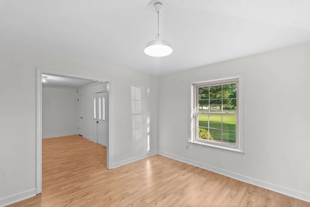 Single Family Residence For Sale in Hopkins County , 1620 College St Street, Sulphur Springs, Texas 75482, 3 Bedroom, 2 Bathroom, 2 Garage spaces, 2,117 Sqft, built in 1984, mls#21384835, Real Estate Agent in Sulphur Springs, Homes For Sale in Hopkins county, Homes For Sale in Sulphur Springs, Realtor in Sulphur Springs Texas, Real Estate Brokerage Independent Realty Texas, Luminita Cordes Realtor