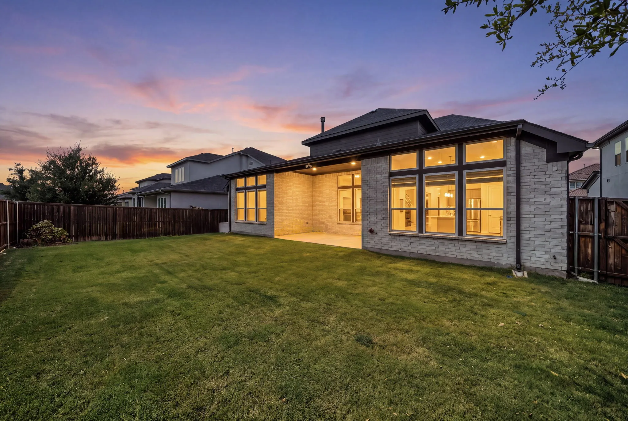 Single Family Residence For Sale in Collin County , 12637 Diamond Creek Drive, Frisco, Texas 75035, 5 Bedroom, 5 Bathroom, 2 Garage spaces, 3,632 Sqft, built in 2023, mls#21368269, Real Estate Agent in Frisco, Homes For Sale in Collin county, Homes For Sale in Frisco, Realtor in Frisco Texas, Real Estate Brokerage Independent Realty Texas, Luminita Cordes Realtor