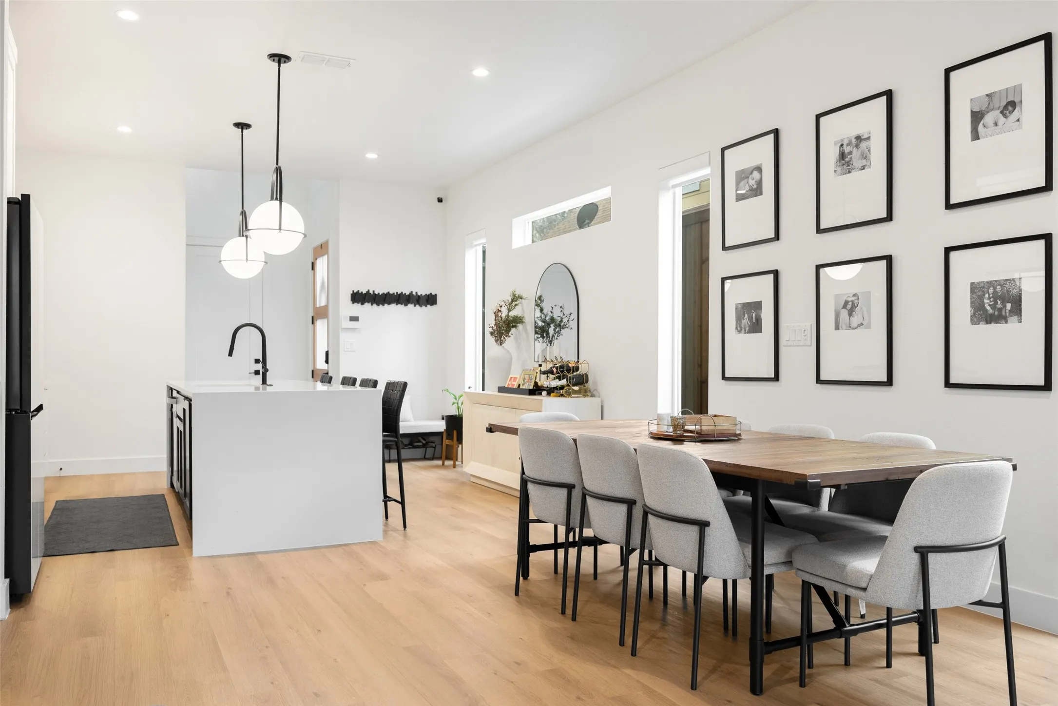 Townhouse For Rent in Dallas County , 416 Grandview Avenue, Dallas, Texas 75223, 3 Bedroom, 3 Bathroom, 2 Garage spaces, 2,135 Sqft, built in 2021, mls#21384838, Real Estate Agent in Dallas, Homes For Rent in Dallas county, Homes For Rent in Dallas, Realtor in Dallas Texas, Real Estate Brokerage Independent Realty Texas, Luminita Cordes Realtor