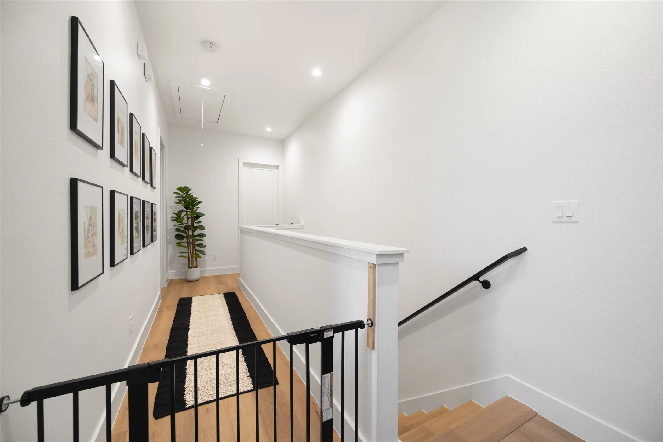 Townhouse For Rent in Dallas County , 416 Grandview Avenue, Dallas, Texas 75223, 3 Bedroom, 3 Bathroom, 2 Garage spaces, 2,135 Sqft, built in 2021, mls#21384838, Real Estate Agent in Dallas, Homes For Rent in Dallas county, Homes For Rent in Dallas, Realtor in Dallas Texas, Real Estate Brokerage Independent Realty Texas, Luminita Cordes Realtor