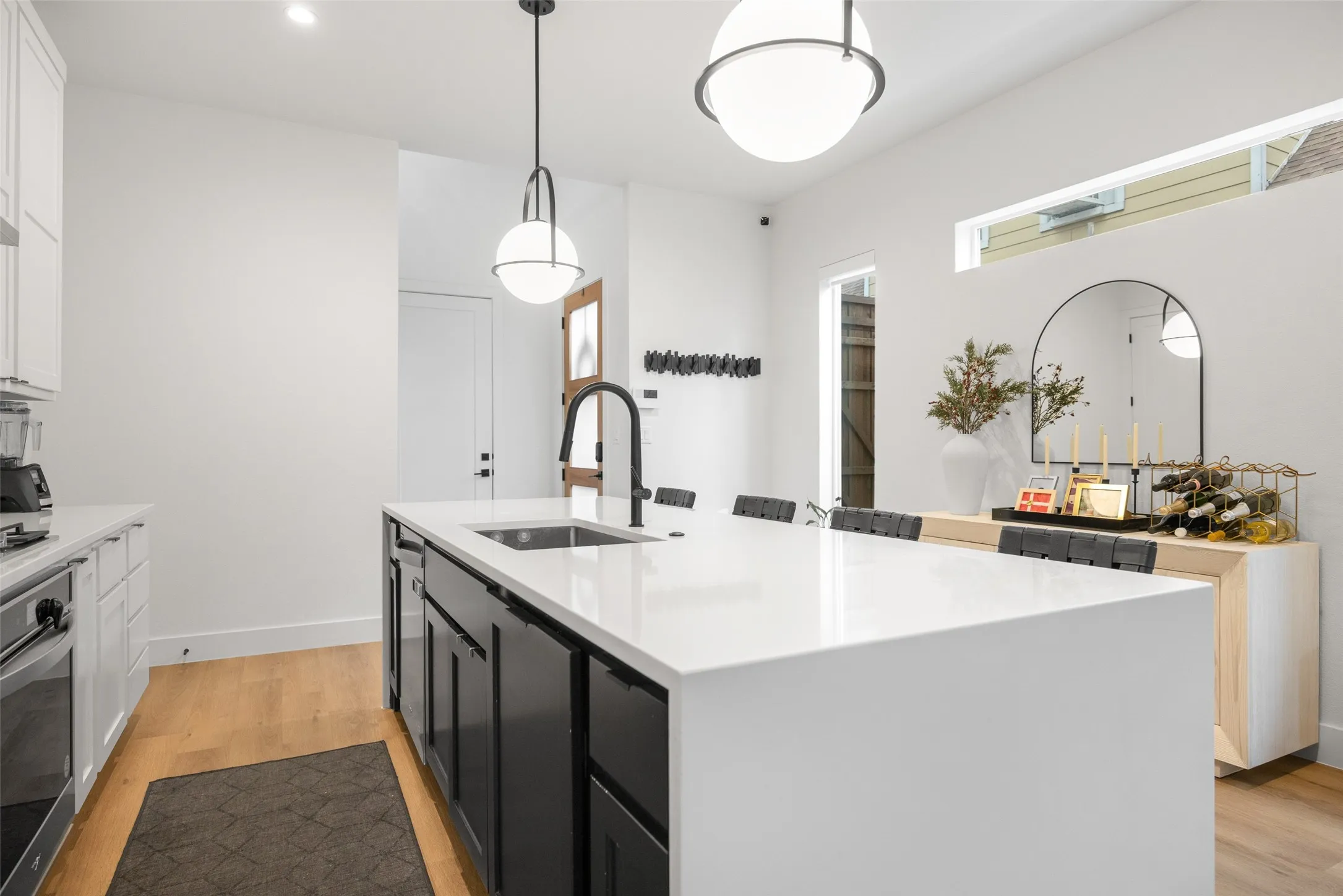 Townhouse For Rent in Dallas County , 416 Grandview Avenue, Dallas, Texas 75223, 3 Bedroom, 3 Bathroom, 2 Garage spaces, 2,135 Sqft, built in 2021, mls#21384838, Real Estate Agent in Dallas, Homes For Rent in Dallas county, Homes For Rent in Dallas, Realtor in Dallas Texas, Real Estate Brokerage Independent Realty Texas, Luminita Cordes Realtor