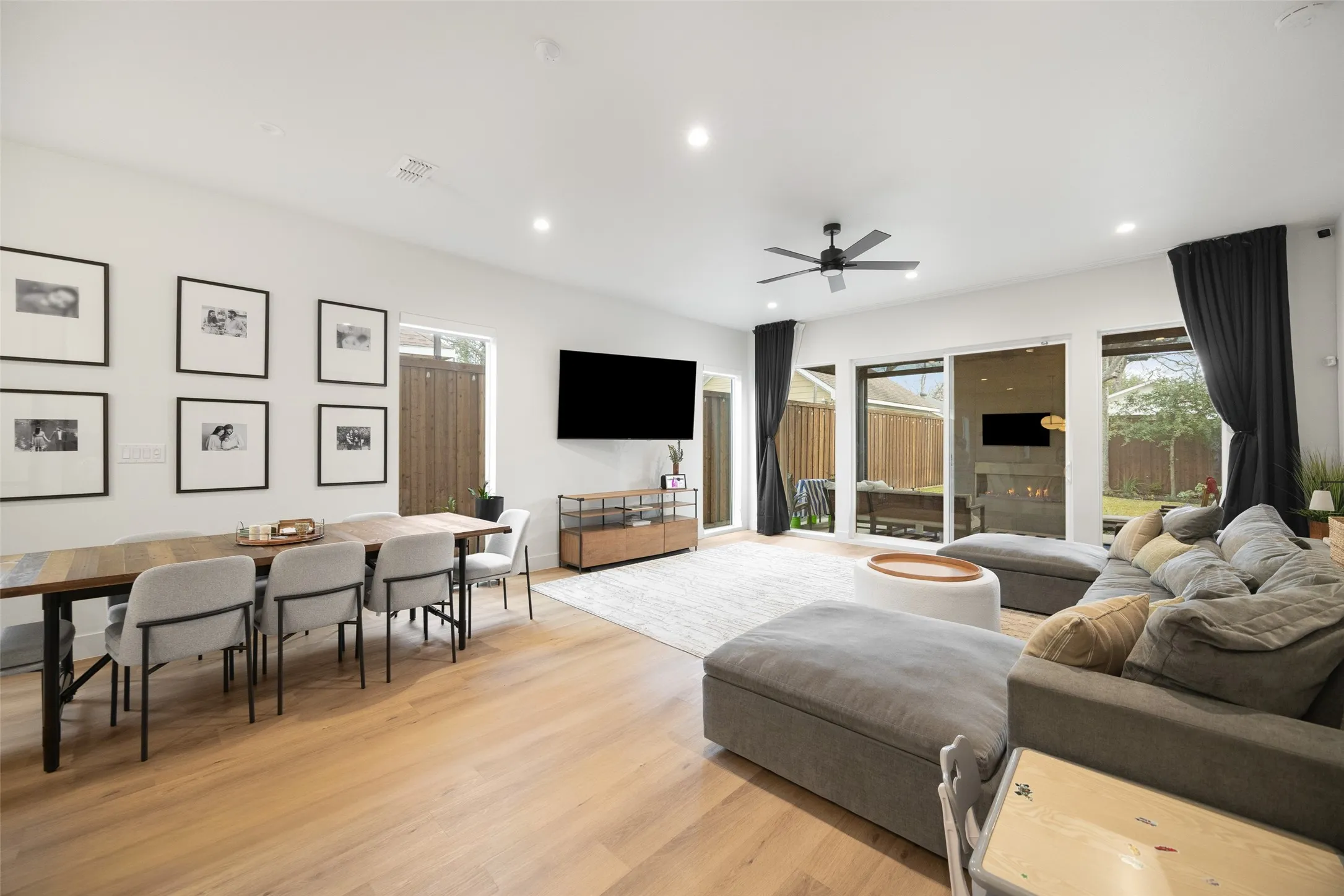Townhouse For Rent in Dallas County , 416 Grandview Avenue, Dallas, Texas 75223, 3 Bedroom, 3 Bathroom, 2 Garage spaces, 2,135 Sqft, built in 2021, mls#21384838, Real Estate Agent in Dallas, Homes For Rent in Dallas county, Homes For Rent in Dallas, Realtor in Dallas Texas, Real Estate Brokerage Independent Realty Texas, Luminita Cordes Realtor
