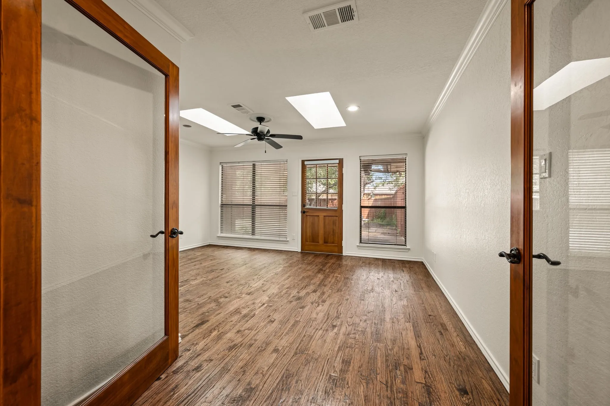 Single Family Residence For Sale in Dallas County , 628 Shadowcrest Lane, Coppell, Texas 75019, 4 Bedroom, 2 Bathroom, 2 Garage spaces, 2,294 Sqft, built in 1983, mls#21384420, Real Estate Agent in Coppell, Homes For Sale in Dallas county, Homes For Sale in Coppell, Realtor in Coppell Texas, Real Estate Brokerage Independent Realty Texas, Luminita Cordes Realtor
