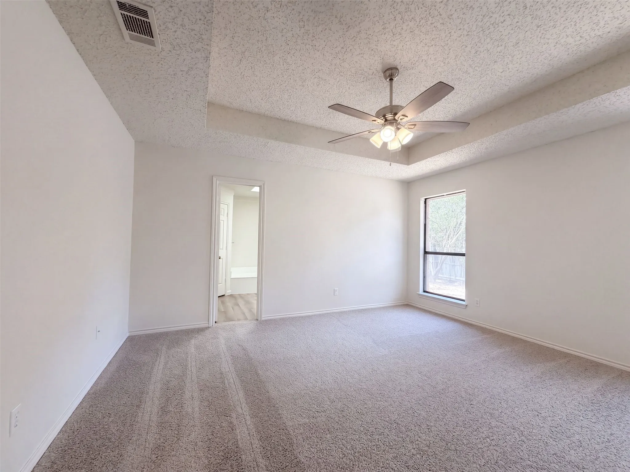 Single Family Residence For Sale in Tarrant County , 5126 Eagle Nest Drive, Arlington, Texas 76017, 3 Bedroom, 2 Bathroom, 2 Garage spaces, 1,669 Sqft, built in 1980, mls#21384842, Real Estate Agent in Arlington, Homes For Sale in Tarrant county, Homes For Sale in Arlington, Realtor in Arlington Texas, Real Estate Brokerage Independent Realty Texas, Luminita Cordes Realtor