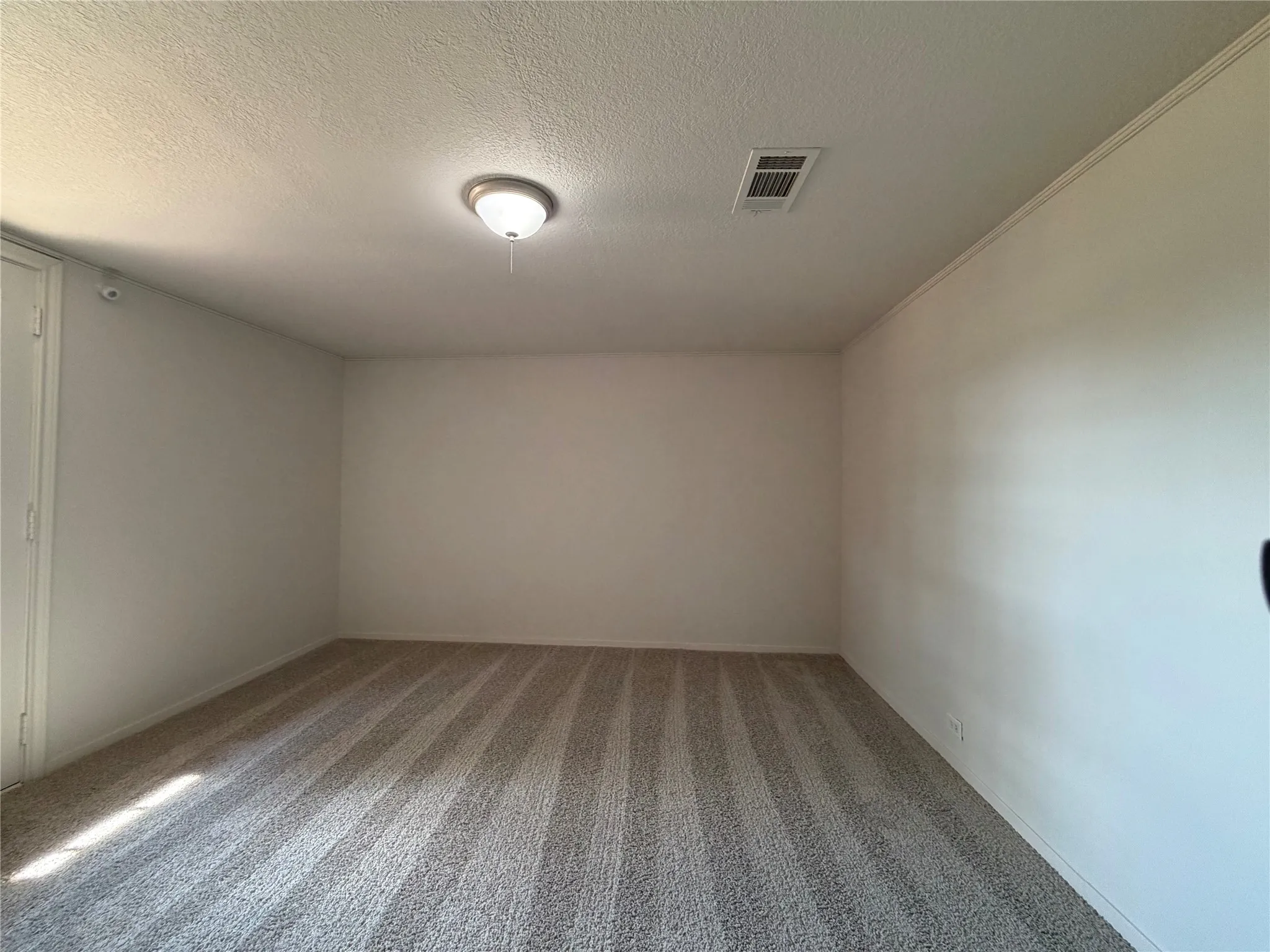 Single Family Residence For Sale in Tarrant County , 5126 Eagle Nest Drive, Arlington, Texas 76017, 3 Bedroom, 2 Bathroom, 2 Garage spaces, 1,669 Sqft, built in 1980, mls#21384842, Real Estate Agent in Arlington, Homes For Sale in Tarrant county, Homes For Sale in Arlington, Realtor in Arlington Texas, Real Estate Brokerage Independent Realty Texas, Luminita Cordes Realtor