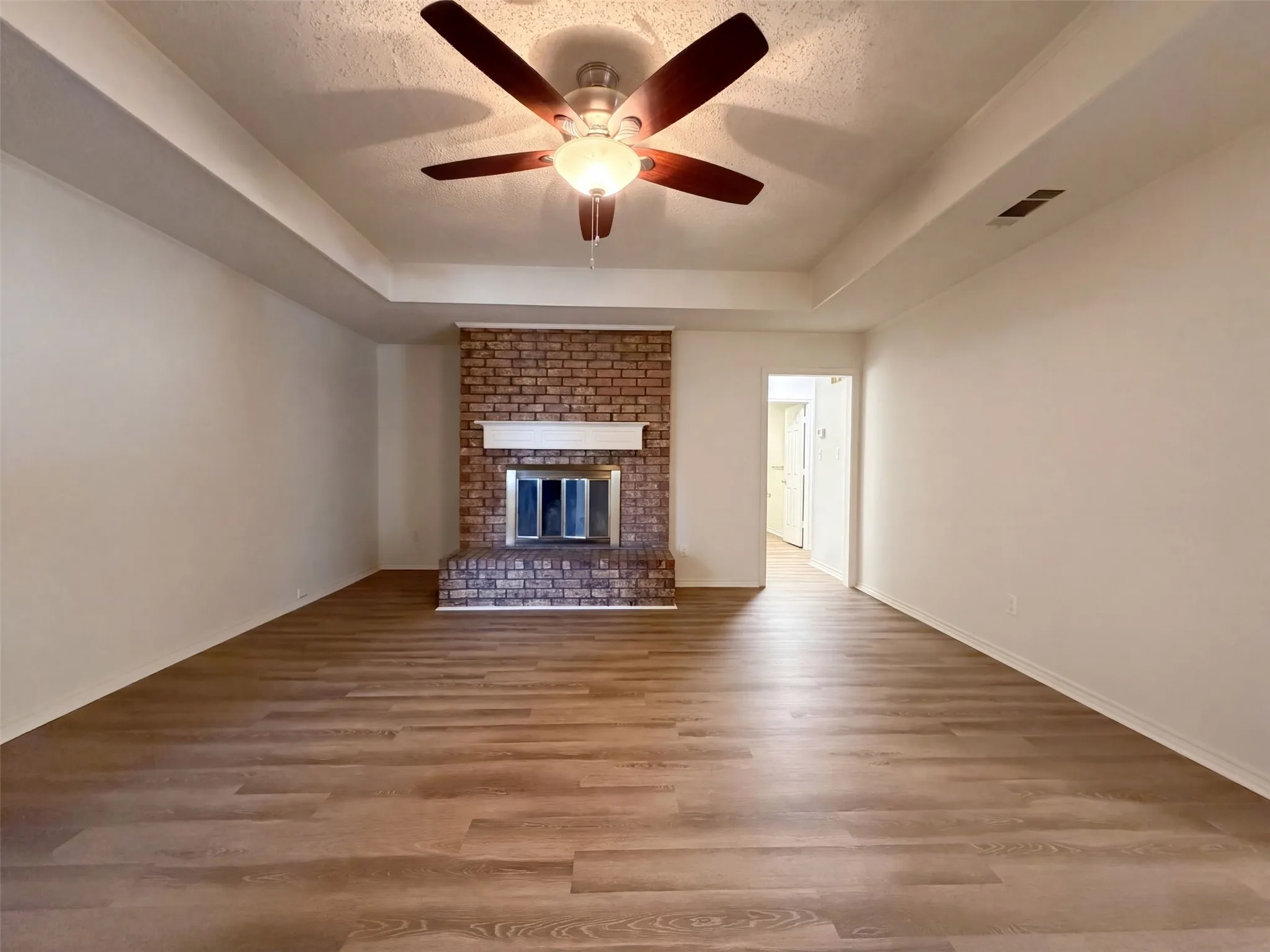 Single Family Residence For Sale in Tarrant County , 5126 Eagle Nest Drive, Arlington, Texas 76017, 3 Bedroom, 2 Bathroom, 2 Garage spaces, 1,669 Sqft, built in 1980, mls#21384842, Real Estate Agent in Arlington, Homes For Sale in Tarrant county, Homes For Sale in Arlington, Realtor in Arlington Texas, Real Estate Brokerage Independent Realty Texas, Luminita Cordes Realtor