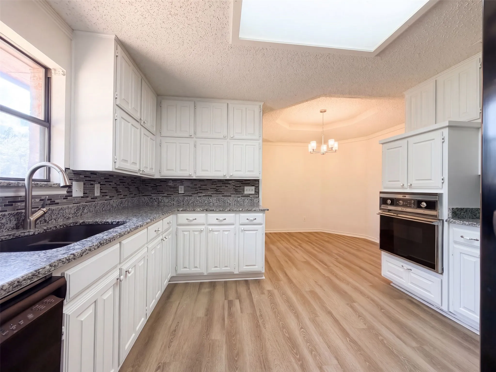 Single Family Residence For Sale in Tarrant County , 5126 Eagle Nest Drive, Arlington, Texas 76017, 3 Bedroom, 2 Bathroom, 2 Garage spaces, 1,669 Sqft, built in 1980, mls#21384842, Real Estate Agent in Arlington, Homes For Sale in Tarrant county, Homes For Sale in Arlington, Realtor in Arlington Texas, Real Estate Brokerage Independent Realty Texas, Luminita Cordes Realtor