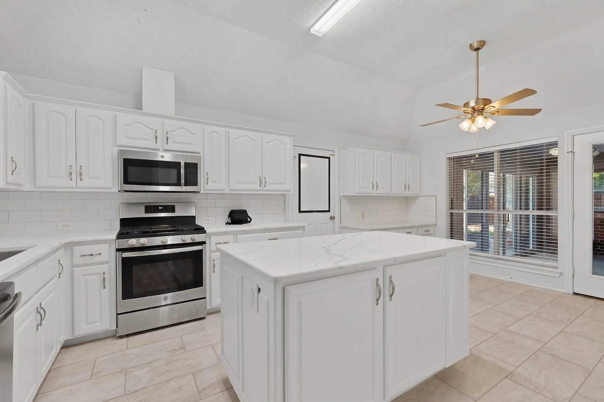 Single Family Residence For Rent in Collin County , 304 Belvedere Drive, Allen, Texas 75013, 4 Bedroom, 3 Bathroom, 2 Garage spaces, 2,293 Sqft, built in 1994, mls#21382093, Real Estate Agent in Allen, Homes For Rent in Collin county, Homes For Rent in Allen, Realtor in Allen Texas, Real Estate Brokerage Independent Realty Texas, Luminita Cordes Realtor